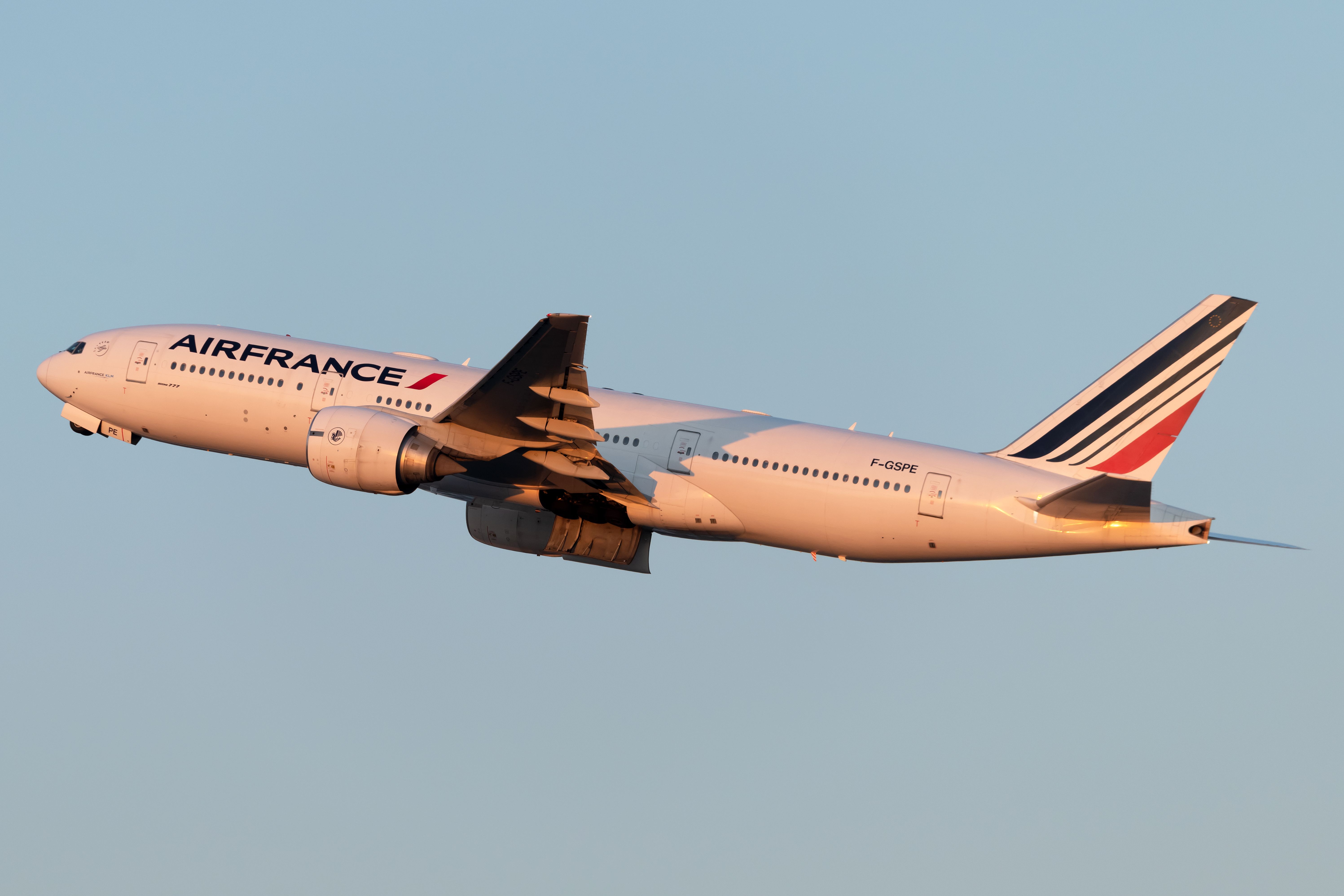 Air France Boeing 777-228(ER) F-GSPE (2)