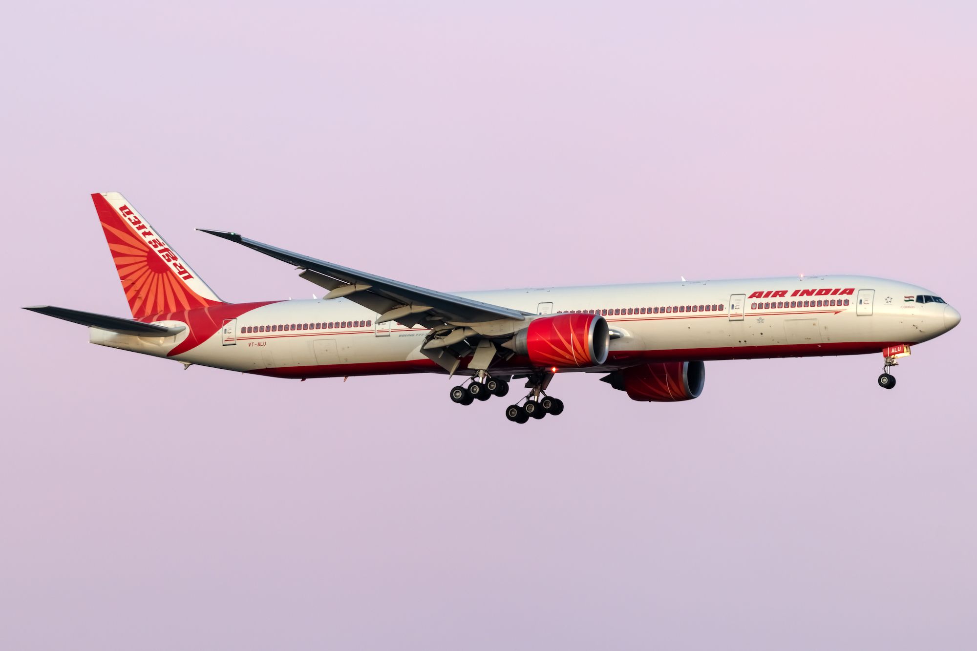 Air India Boeing 777-337(ER) VT-ALU