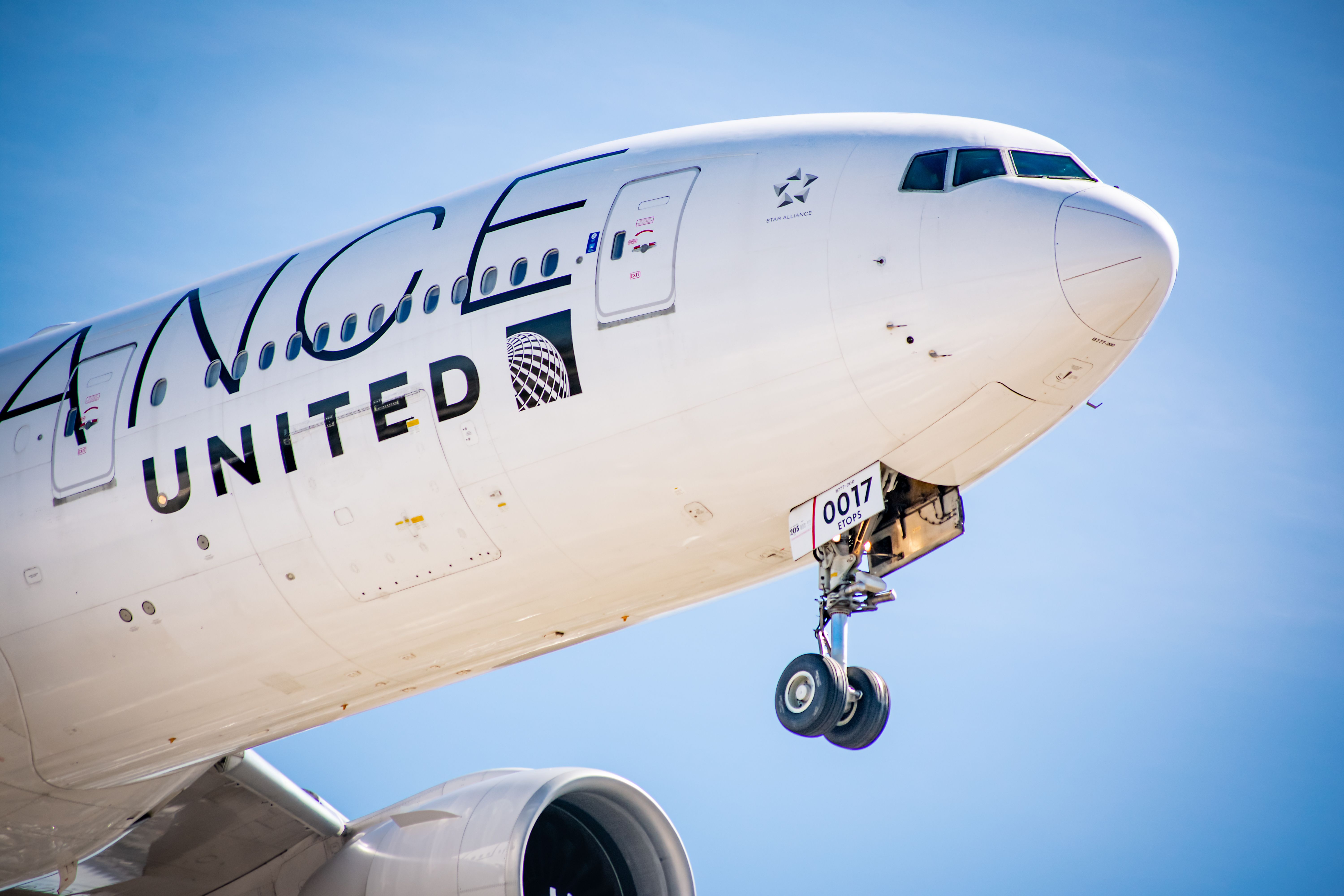 United Airlines Boeing 777 landing