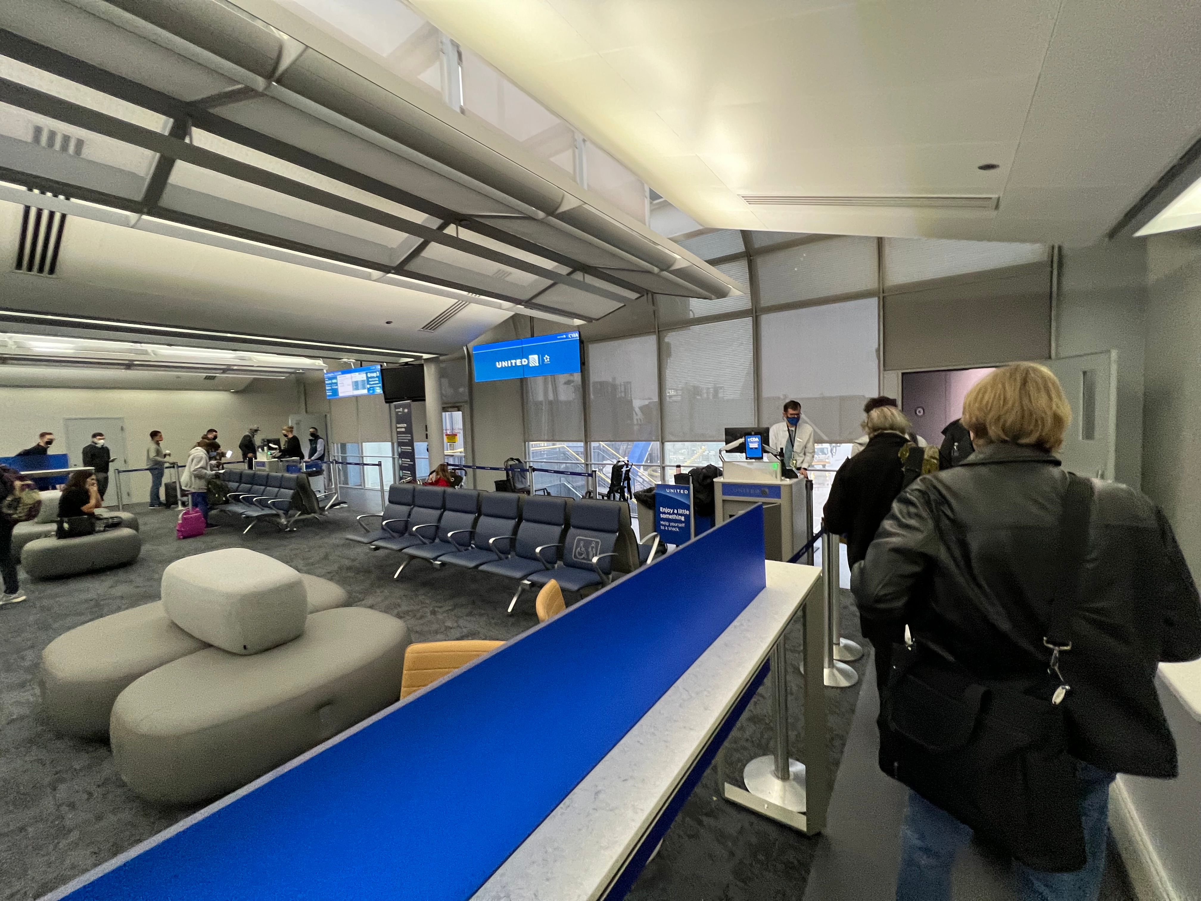 How Do United Airlines' Boarding Groups Work And How To Move Up