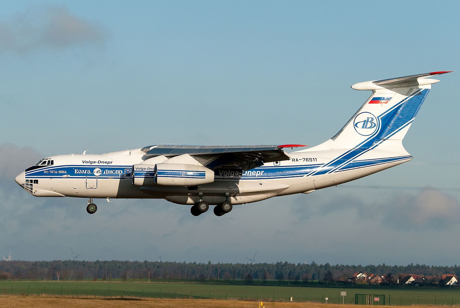 Ilyushin_Il-76TD_(Volga-Dnepr)_(8735711657)