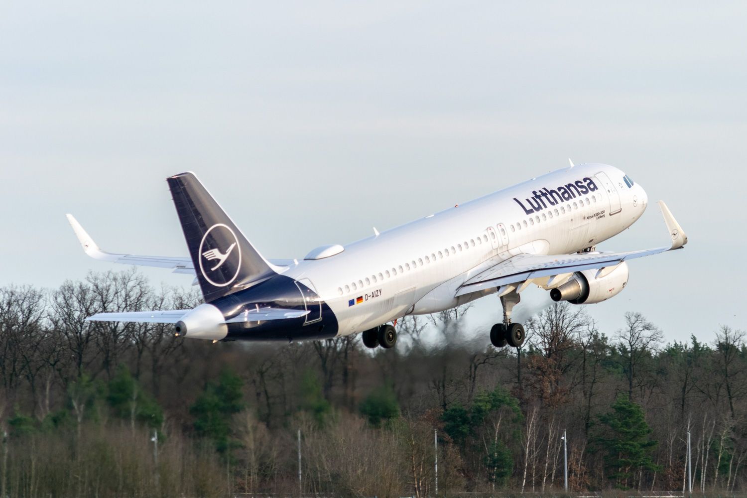 Lufthansa A320 Take-off