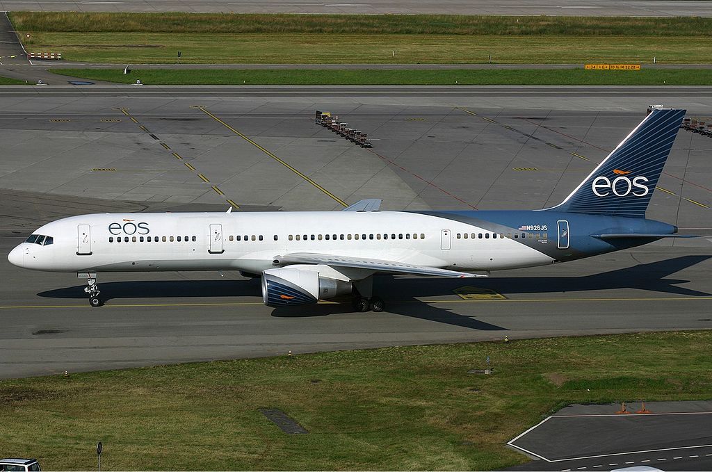 1024px-EOS_Airlines_Boeing_757_Pinter
