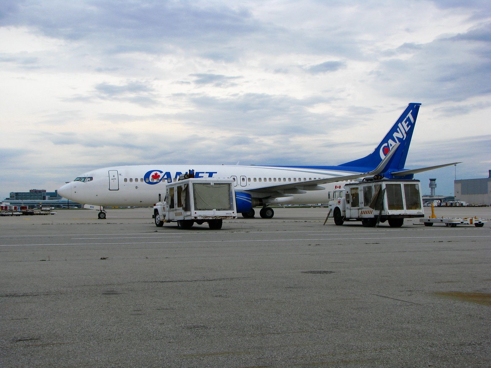 CanJet Boeing 737