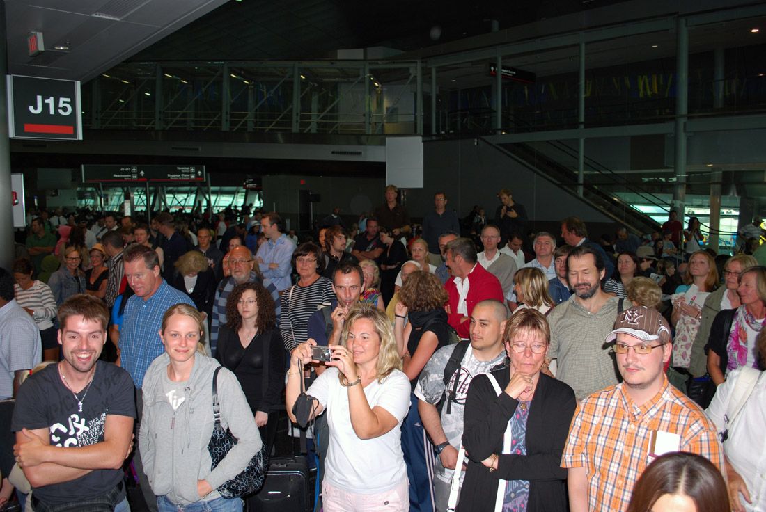 Pasajeros celebrando el primer vuelo del A380 de Lufthansa desde Frankfurt a Miami.