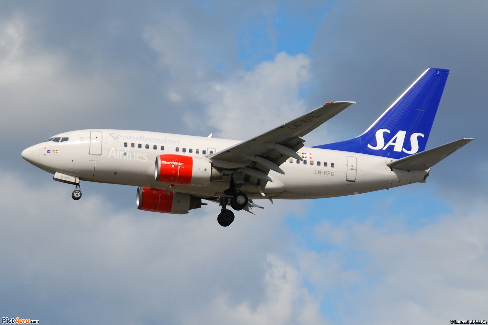SAS 737-600