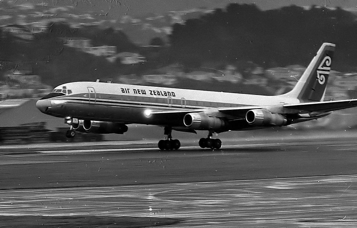DC8_Wellington_New_Zealand_1974