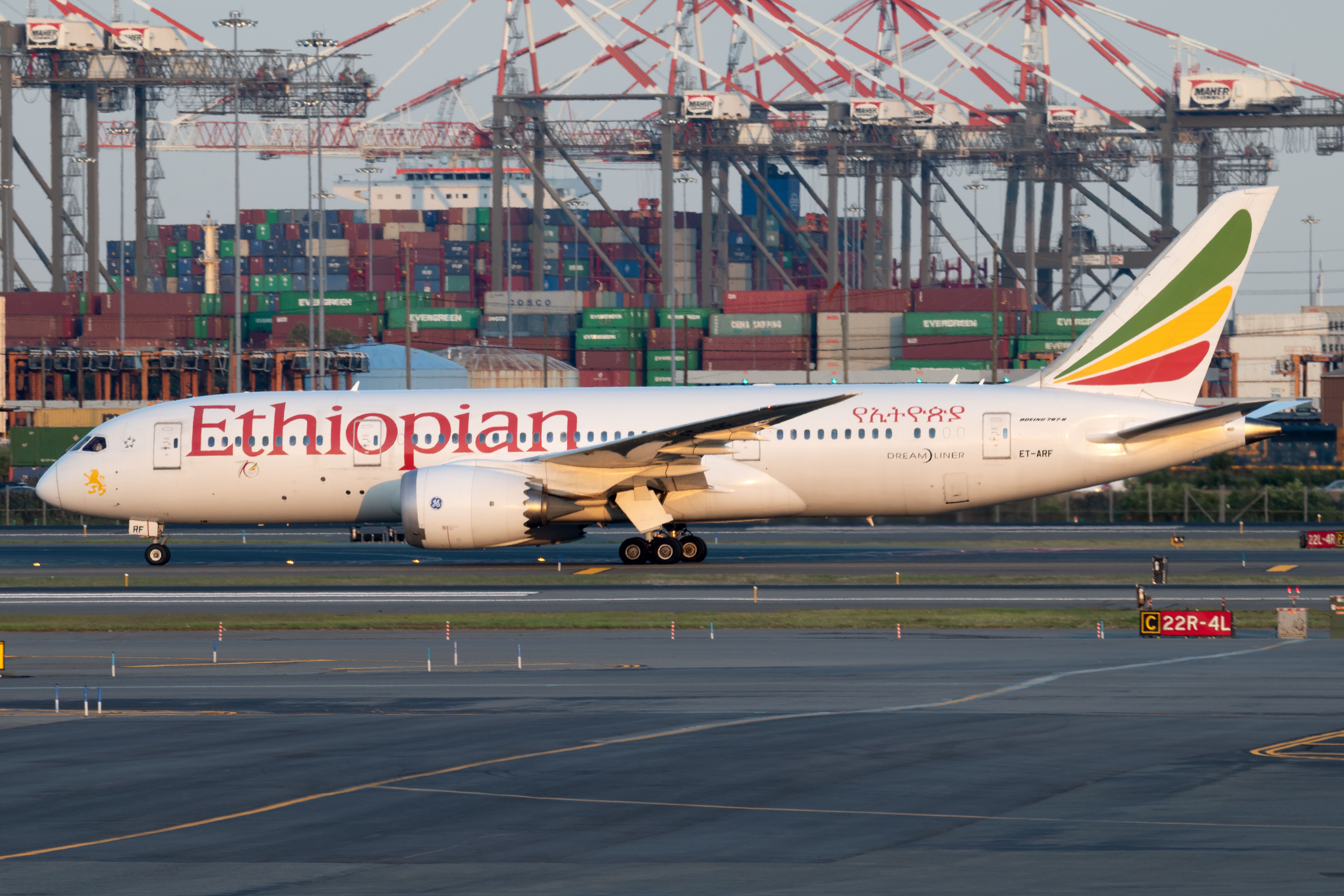 Ethiopian-Airlines-Boeing-787-8-Dreamliner-ET-ARF-1