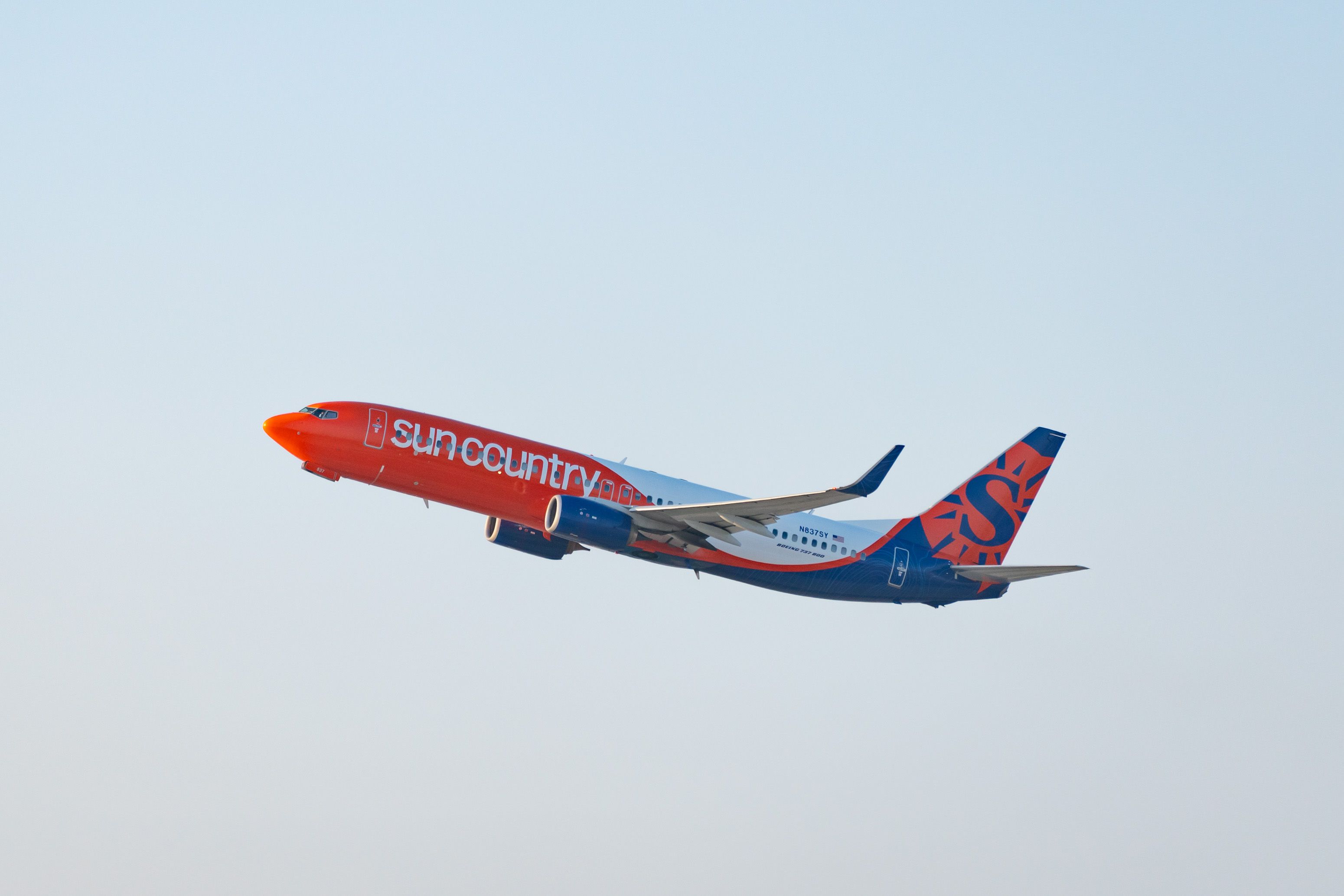 GettyImages-1228234002 Sun Country Boeing 737-800
