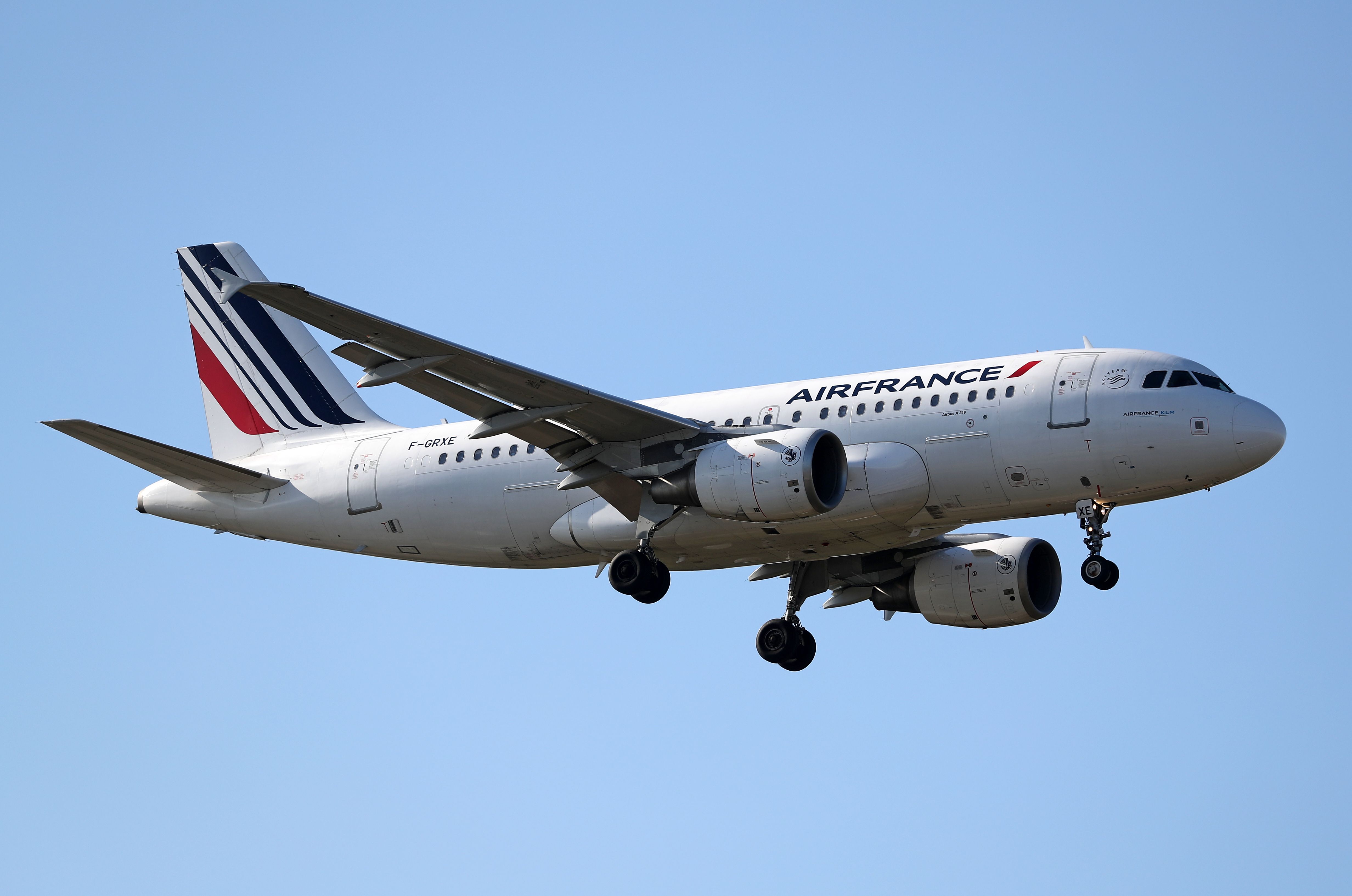 Air France A319 in flight 
