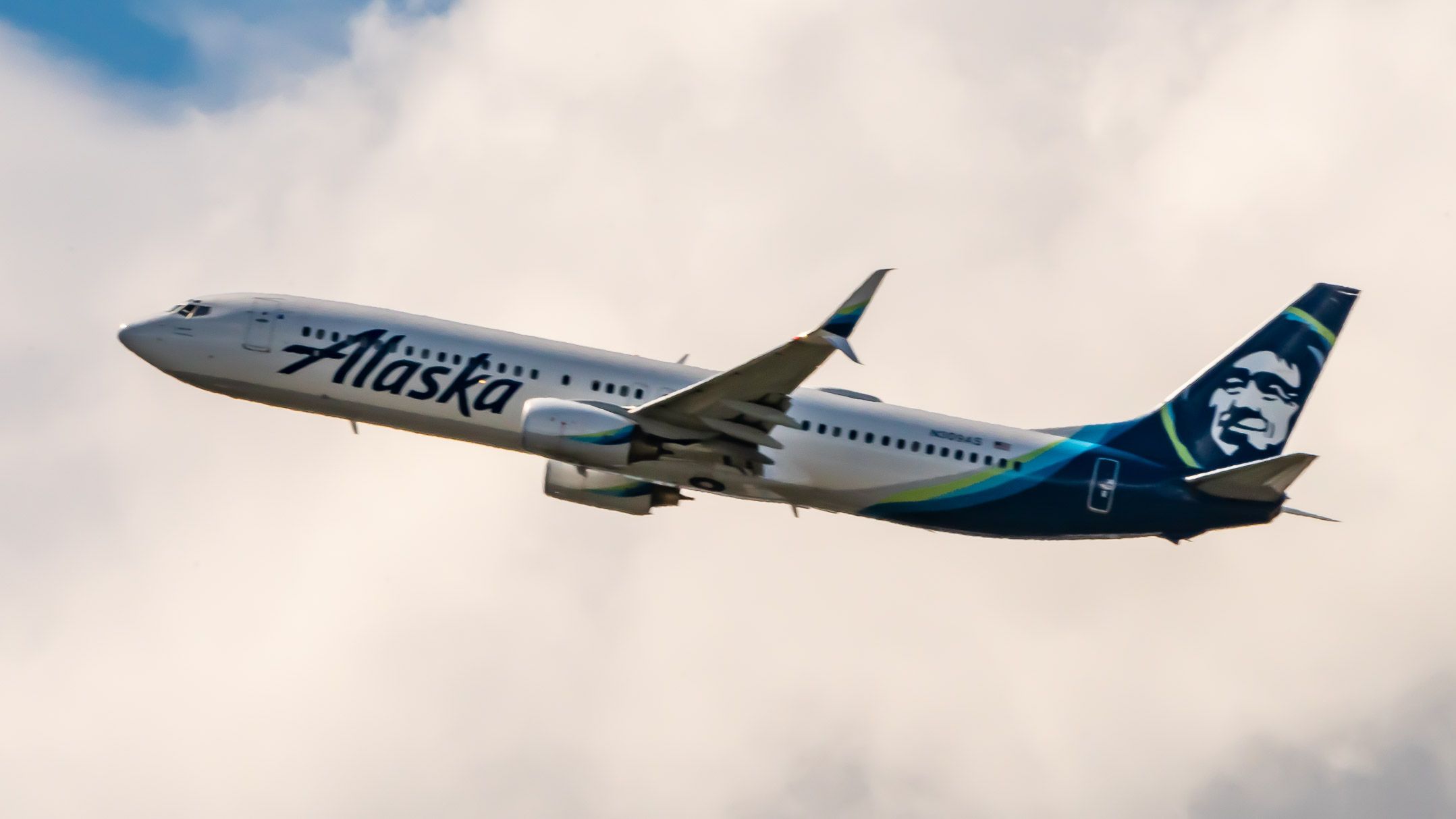 Alaska Airlines Pilots Set To Vote On Strike Action