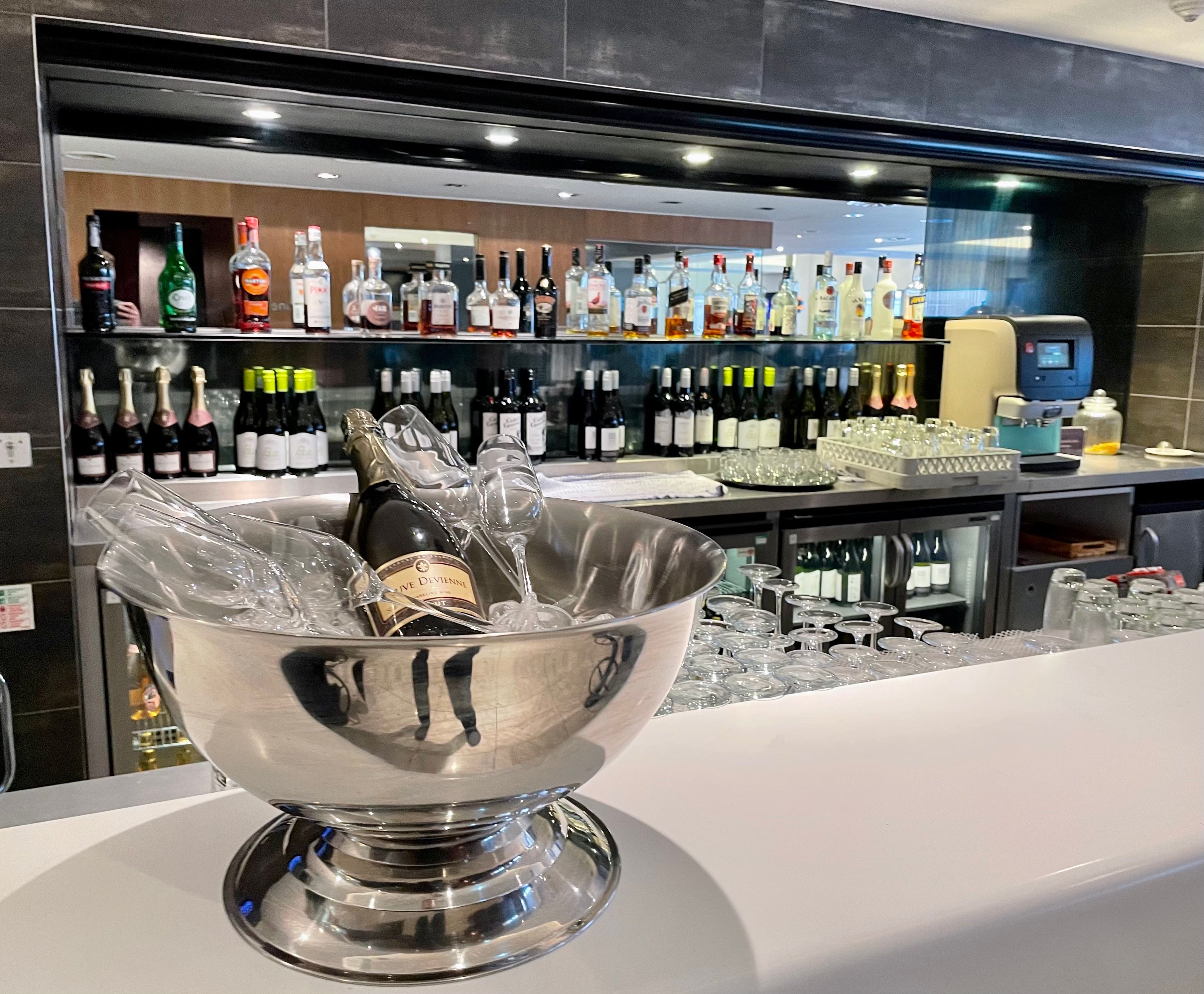 Lounge Review Heathrow Terminal 3's No 1 Lounge