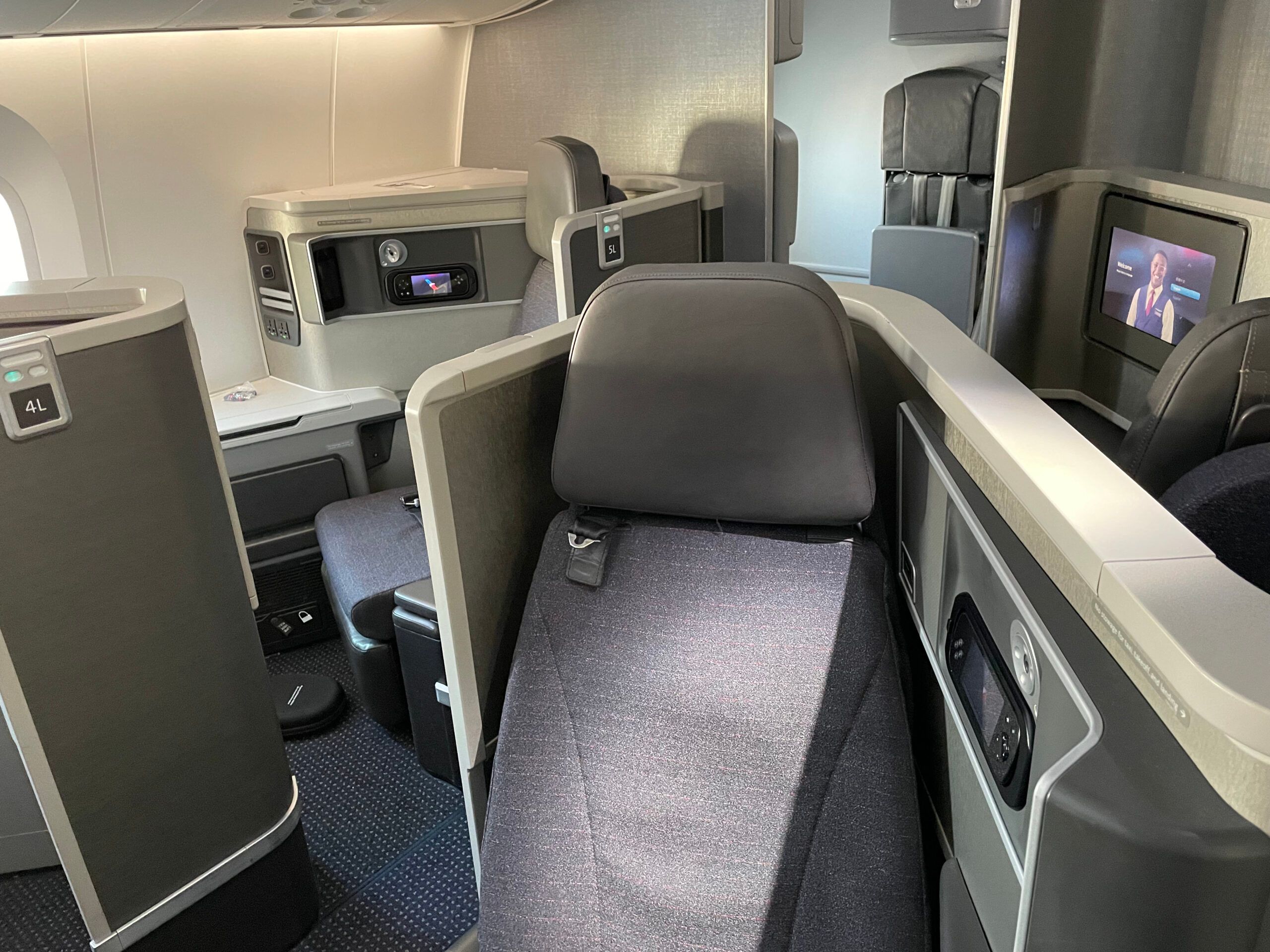 Flight Review: American Airlines Business Class Boeing 787 Miami to Quito