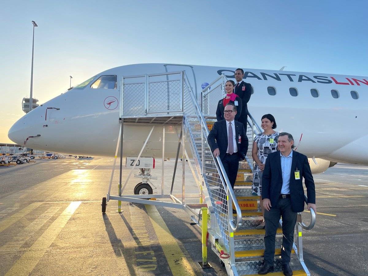 Qantas Embraer E190