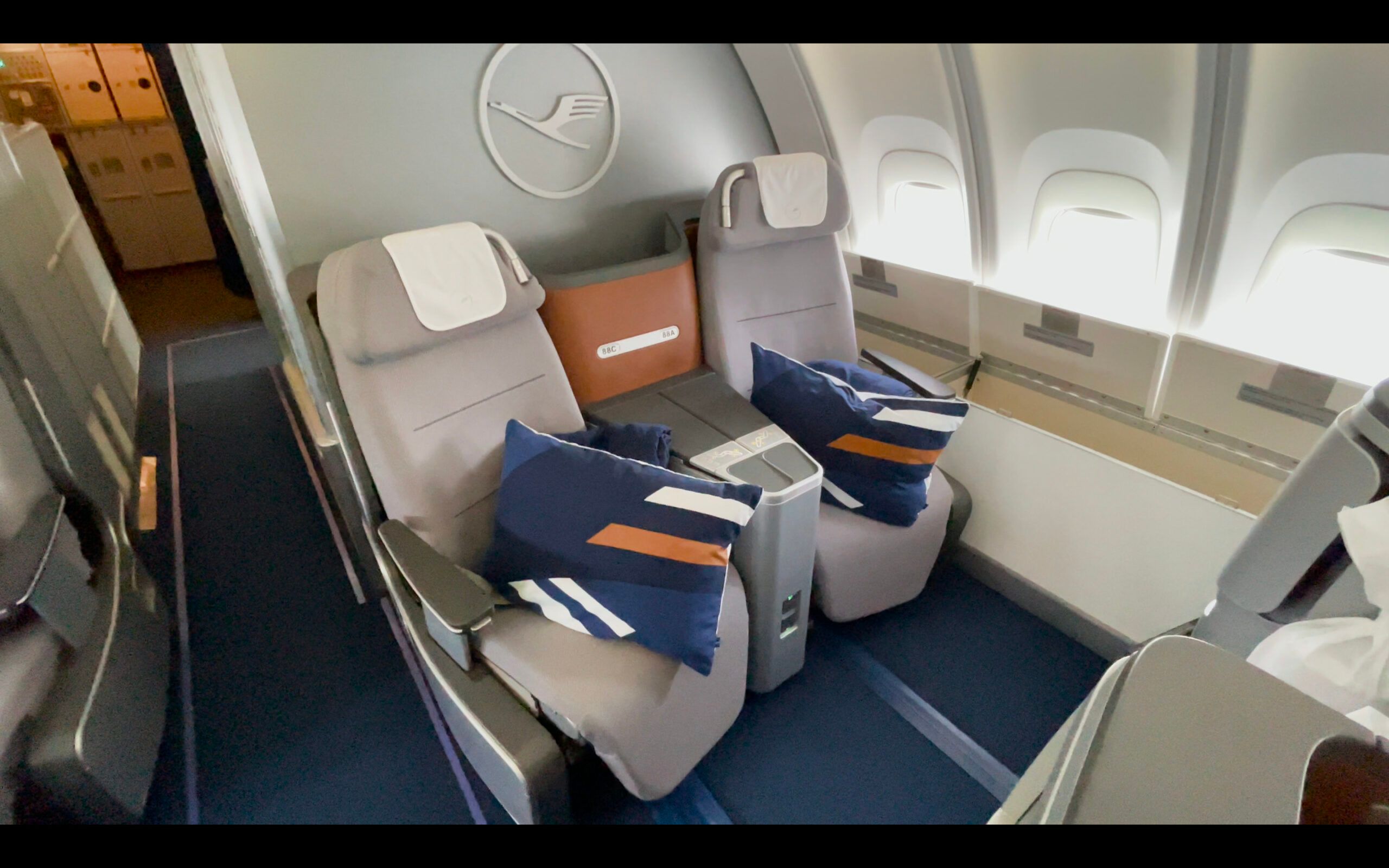 Flight Review: Lufthansa Business Class - Boeing 747-8i - San Francisco ...