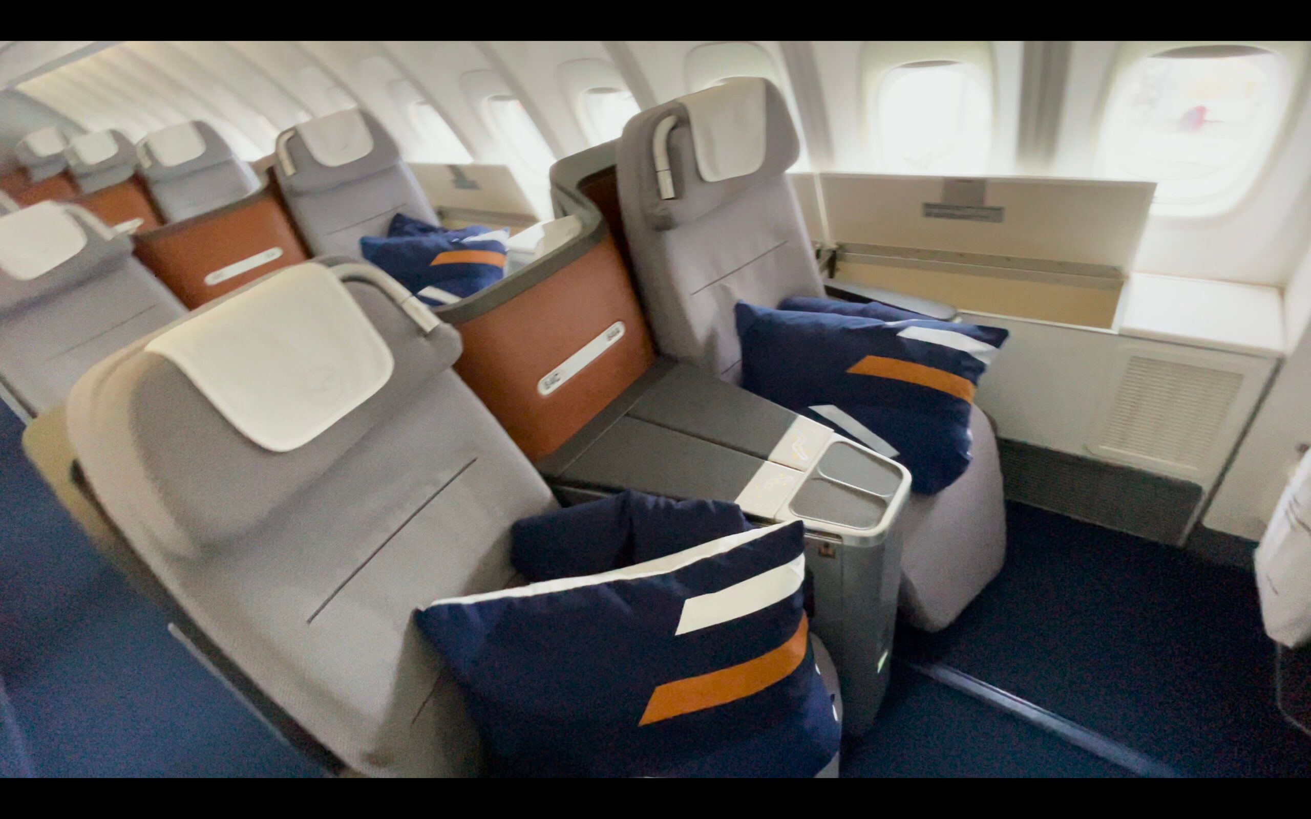 Flight Review: Lufthansa Business Class - Boeing 747-8i - San Francisco ...