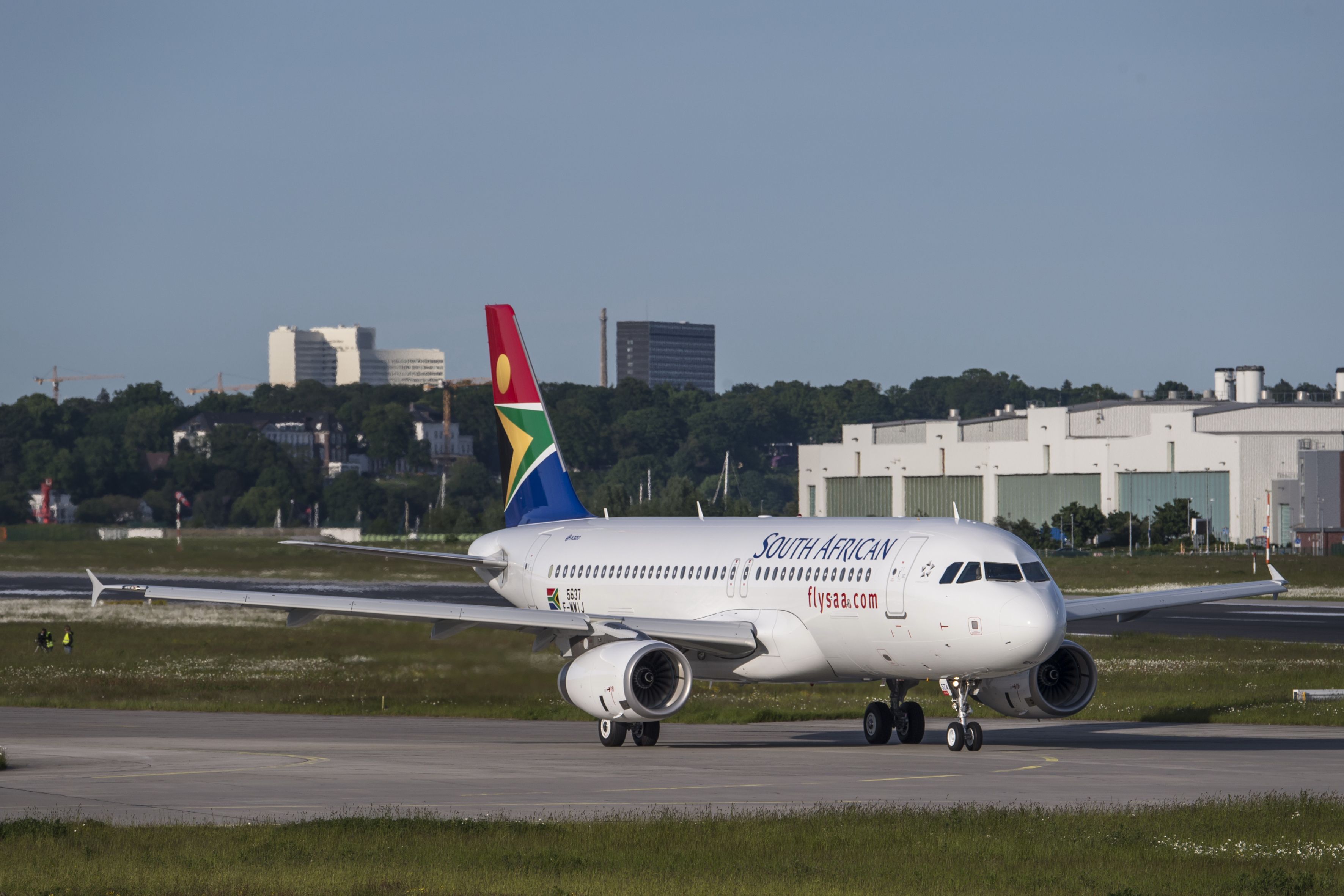 South African Airways A320 Taxi