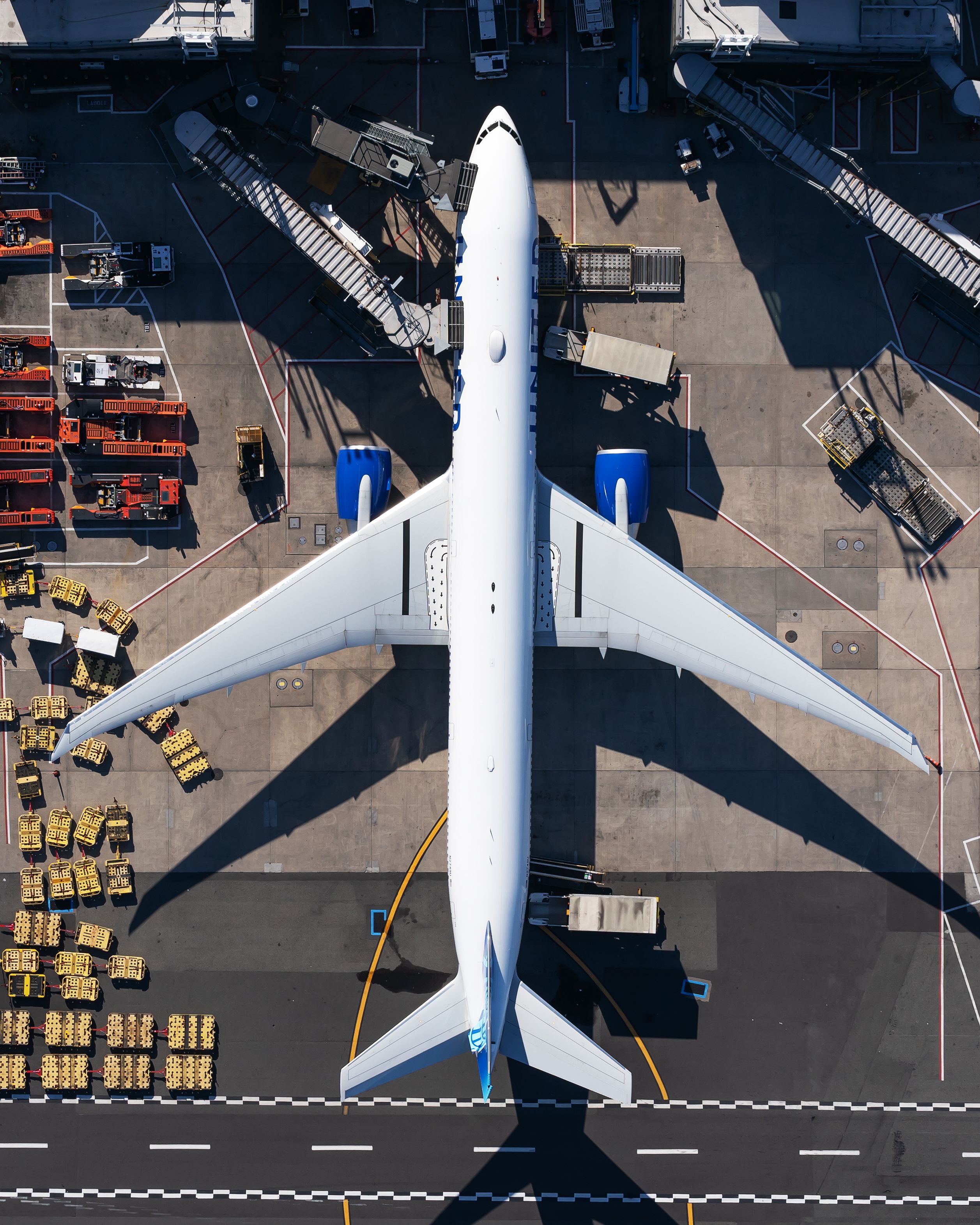 United-Airlines-Boeing-777-300(ER)--1