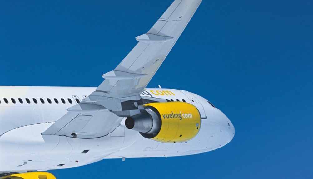 Vueling Airbus A320 in flight