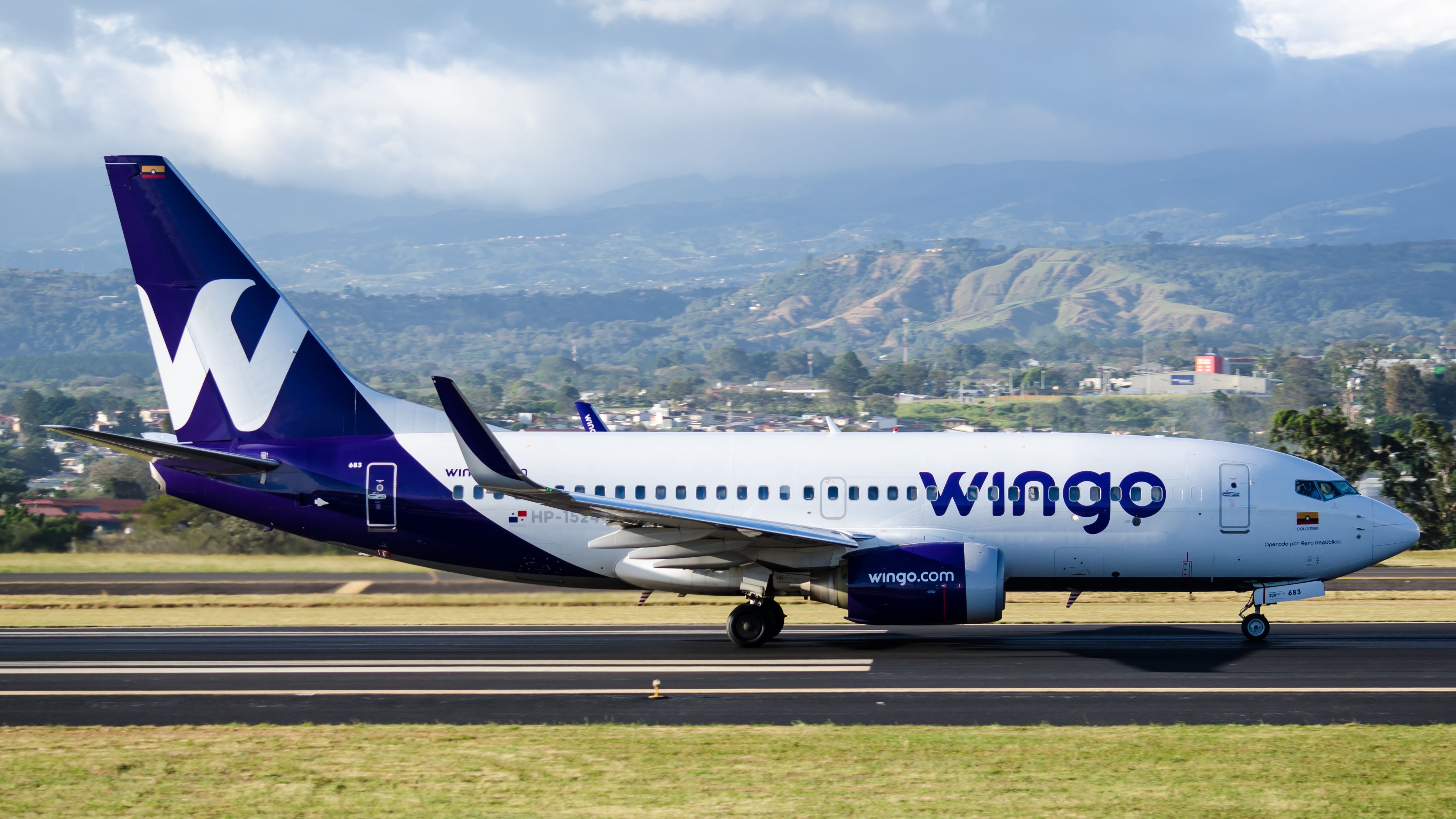 Wingo Boeing 737-800 HP-1524CMP