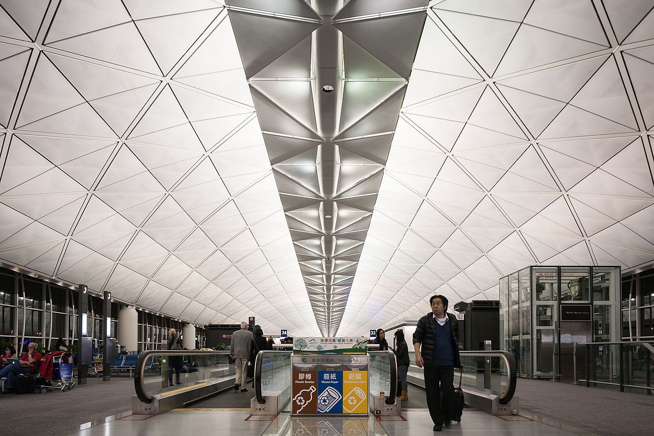 1280px-Hong_Kong_airport_terminal_1