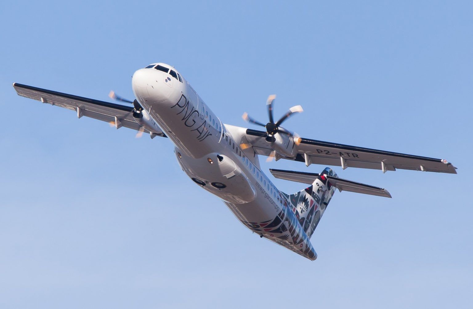 PNG_Air_first_ATR_72