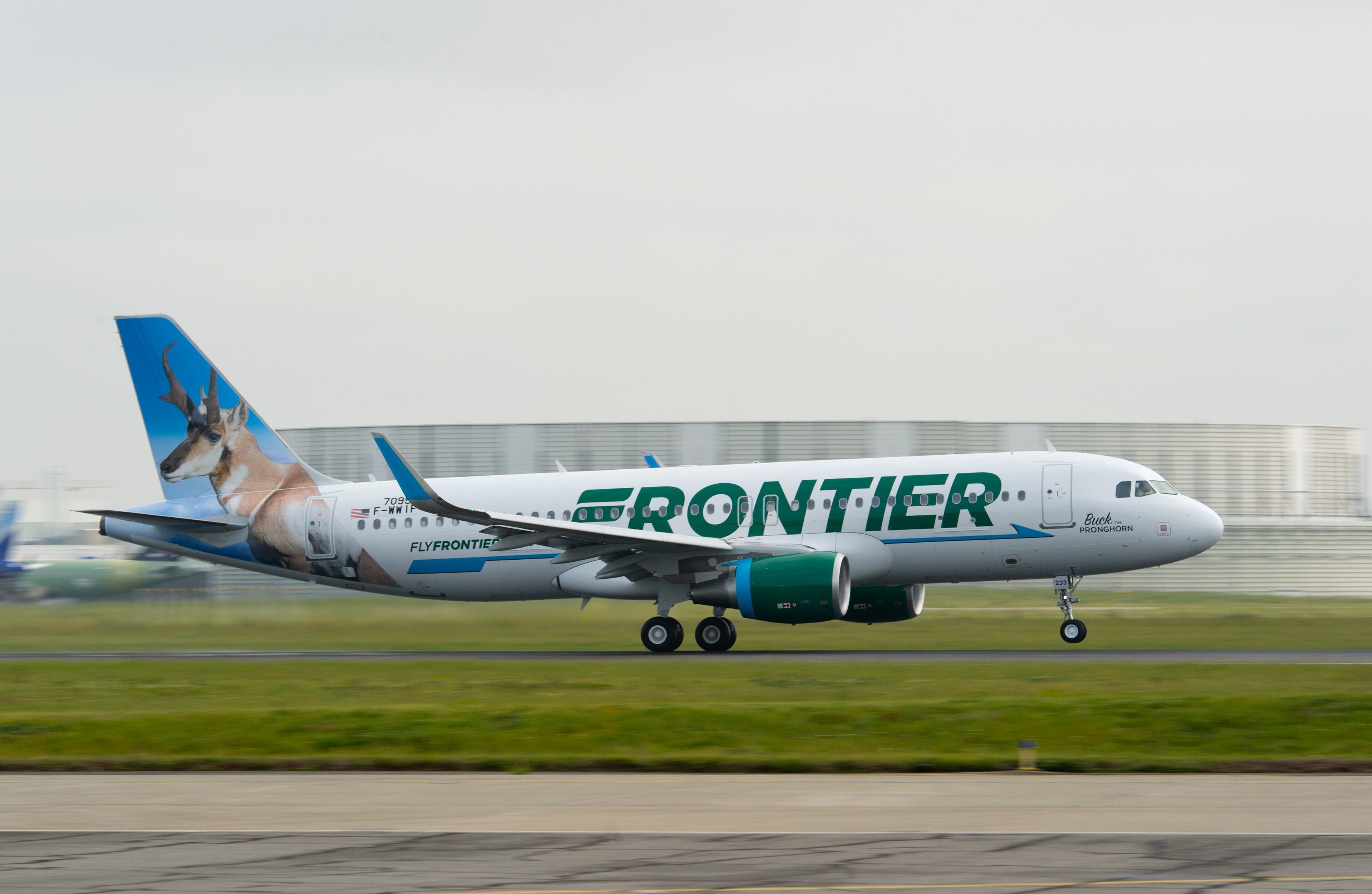 A320 Frontier Airlines - Take Off