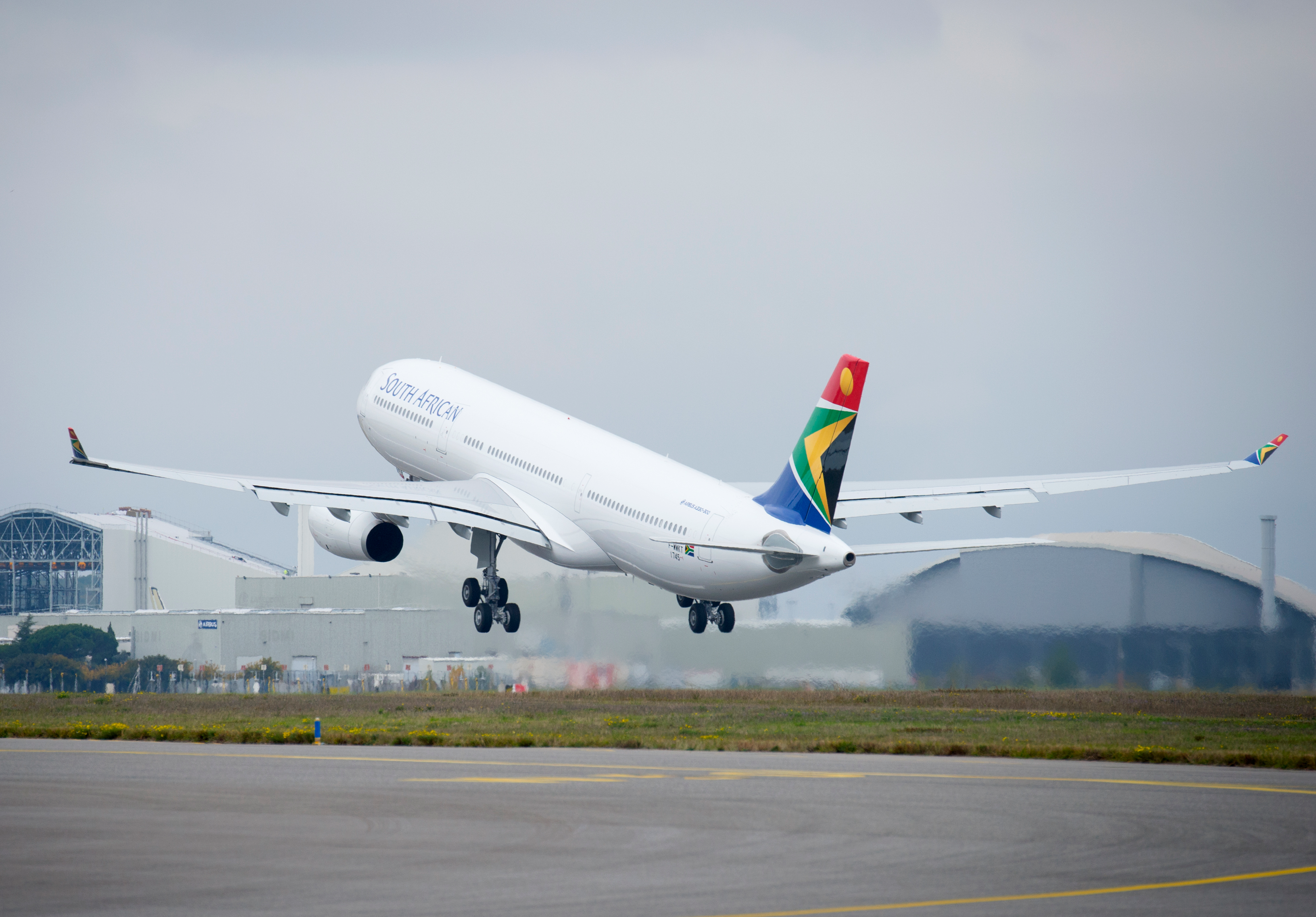 A330-300 South African Airways Take off