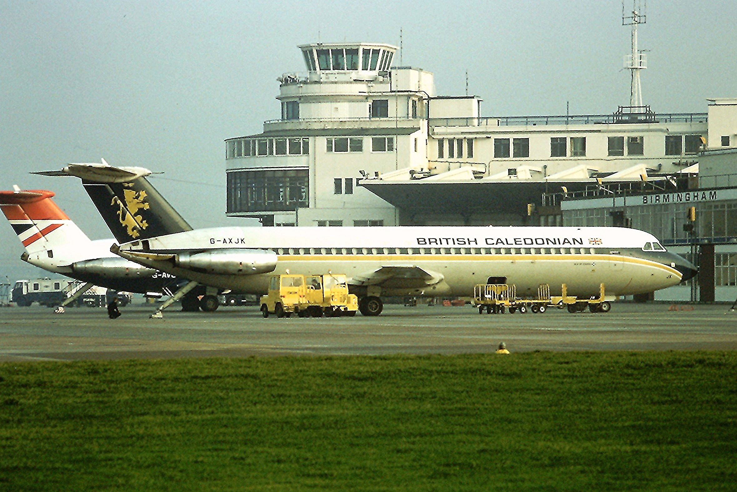 Birmingham_Airport_-_G-AXJK_BAC1-11_BCAL_04-01-1978_(36924694424)