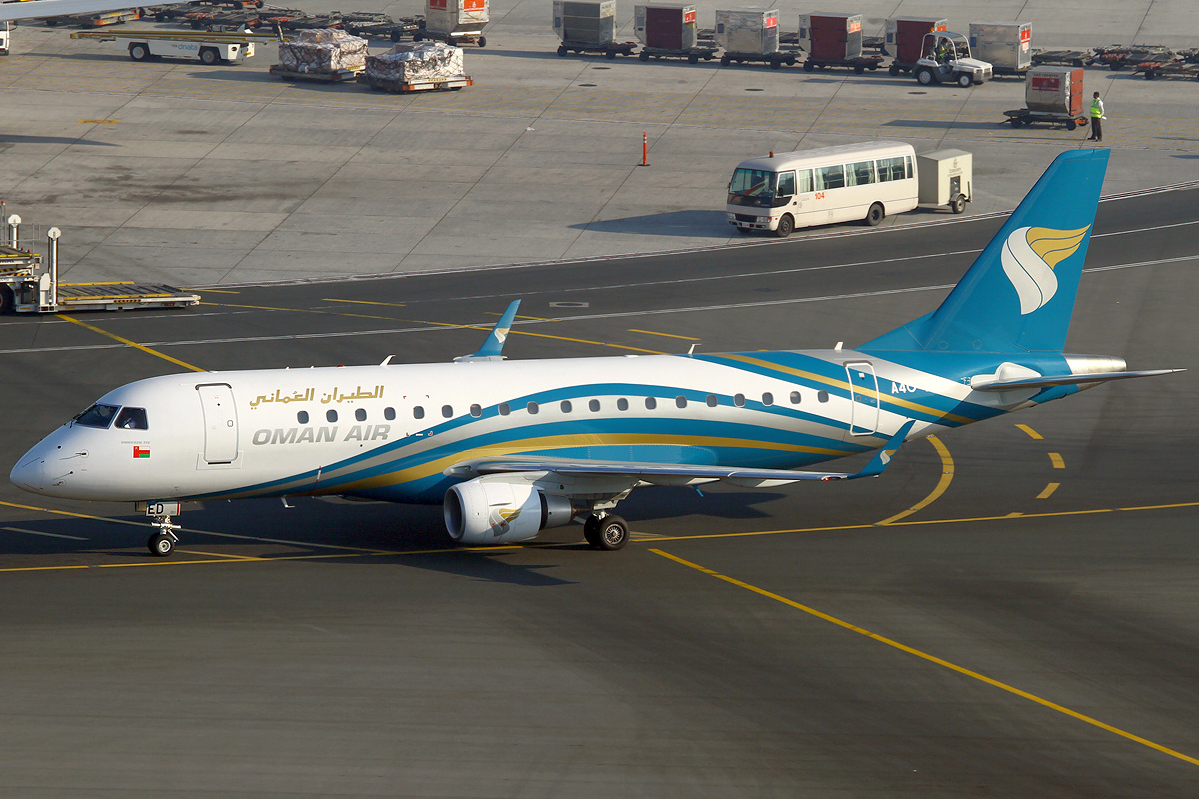 Embraer_E-175LR_Oman_Air_A4O-ED_DXB_2013-01-20