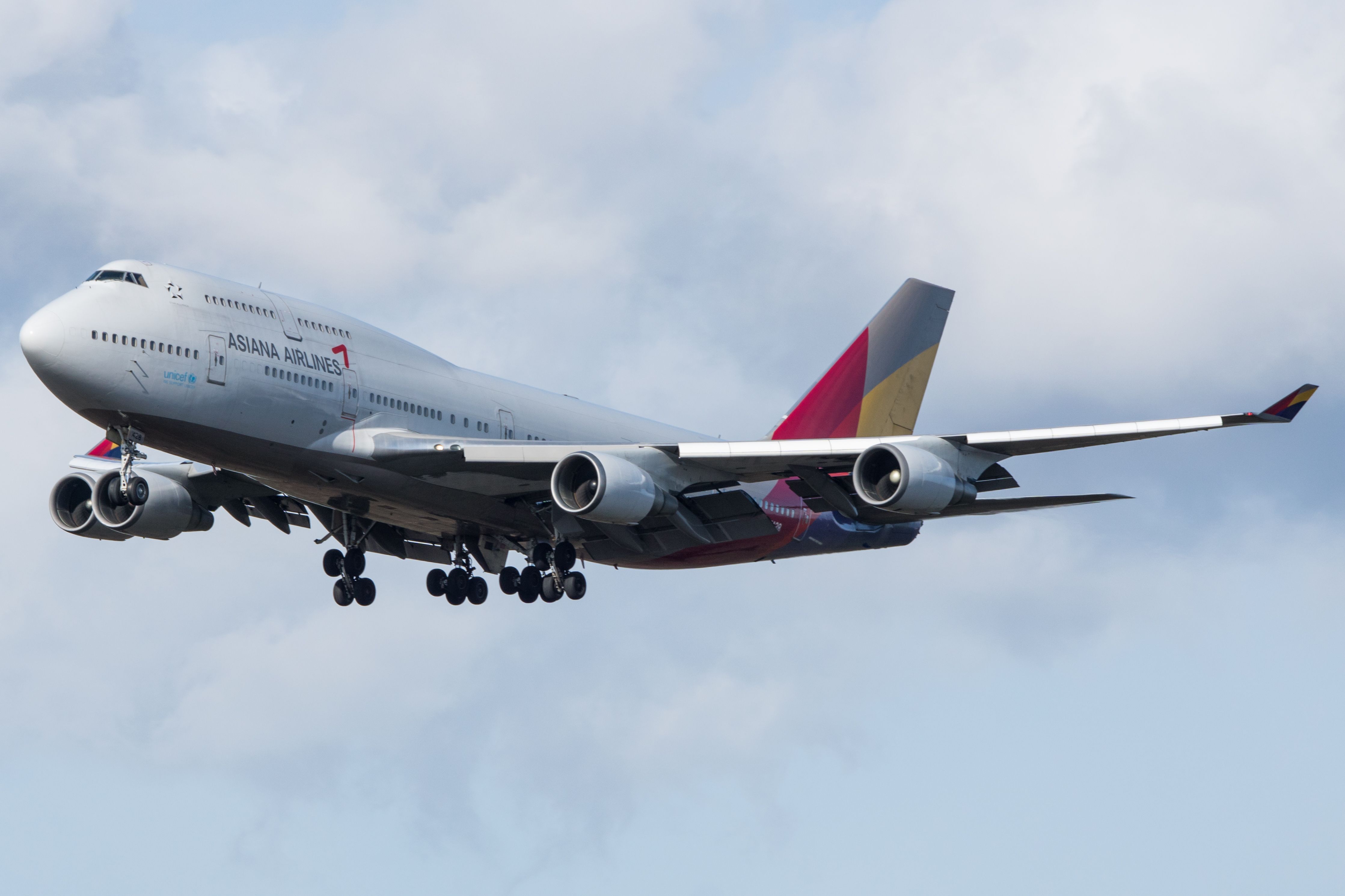 GettyImages-1040711162 Asiana Airlines Boeing 747-400