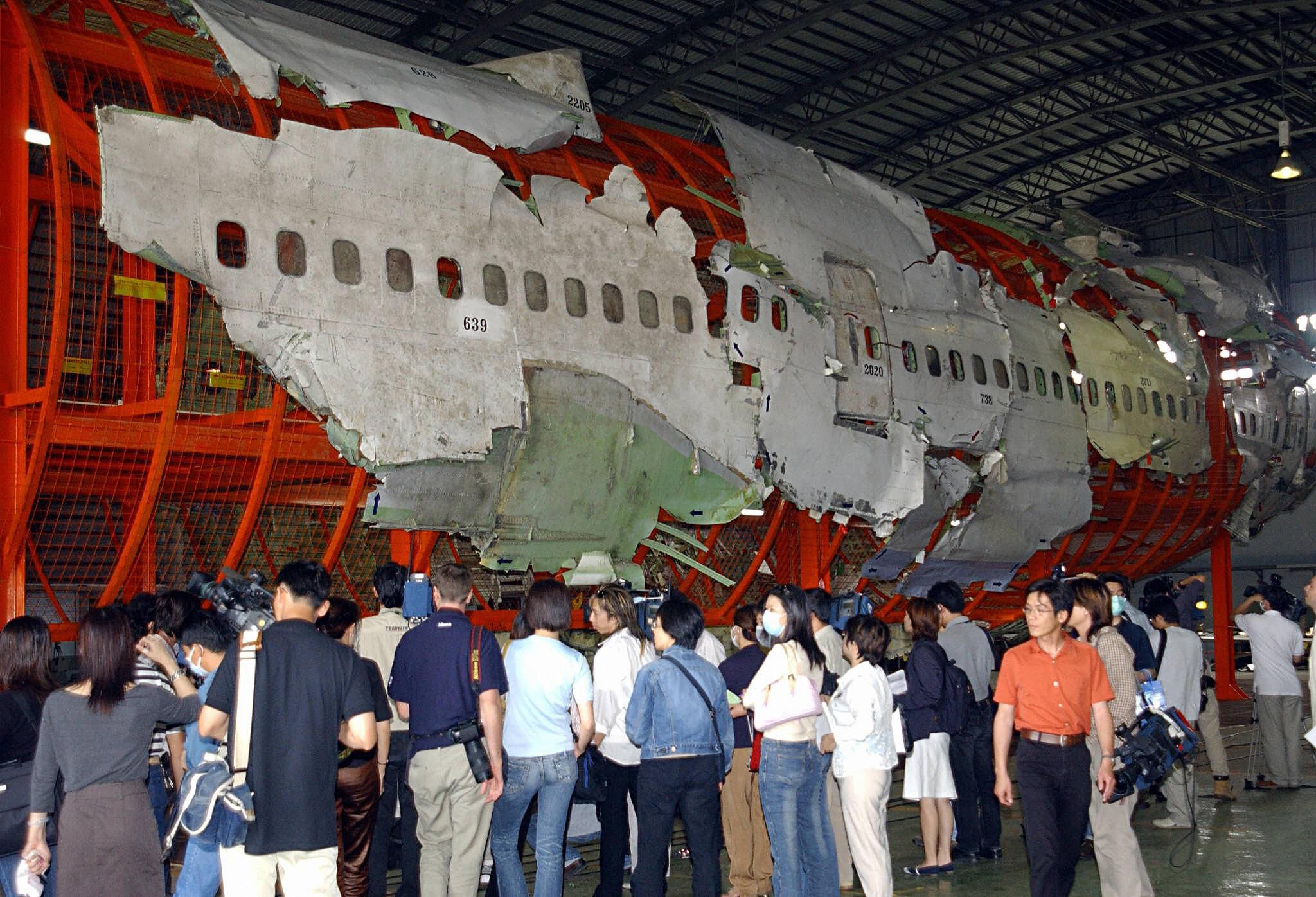 China Airlines Flight 611 fuselage reconstruction
