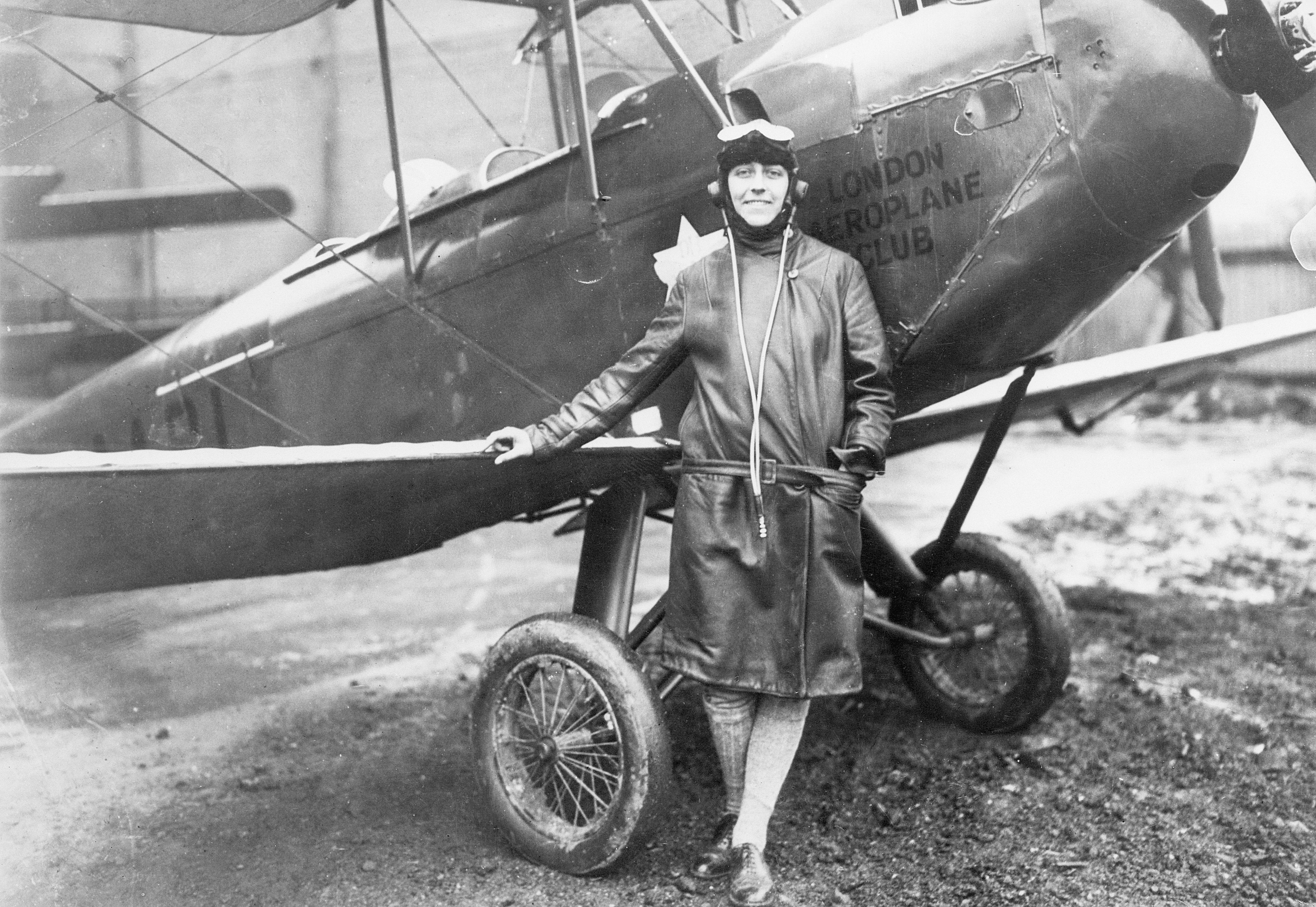 GettyImages-514697722 Amy Johnson with her plane at Croydon Airport