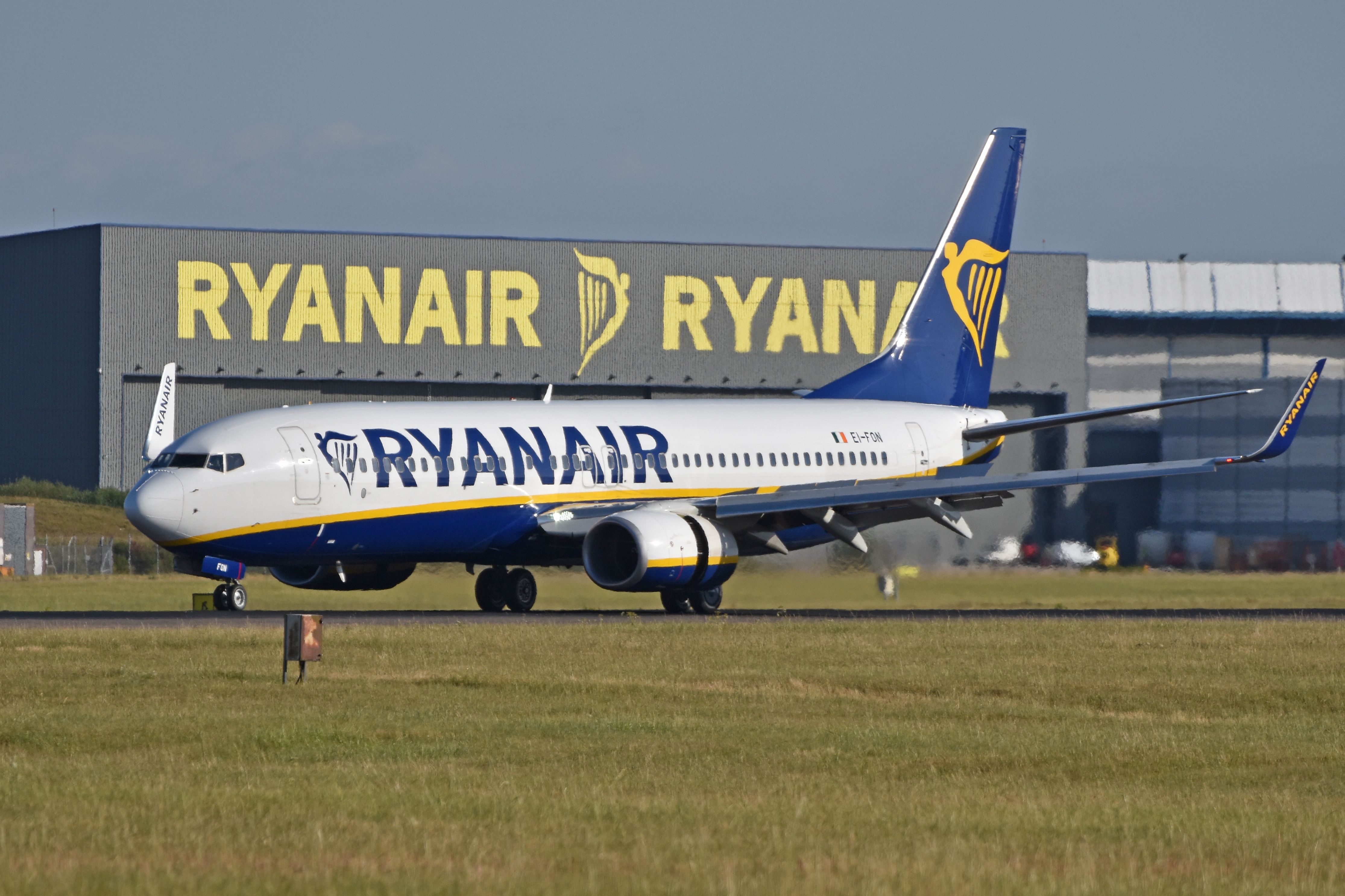 Ryanair B737-800