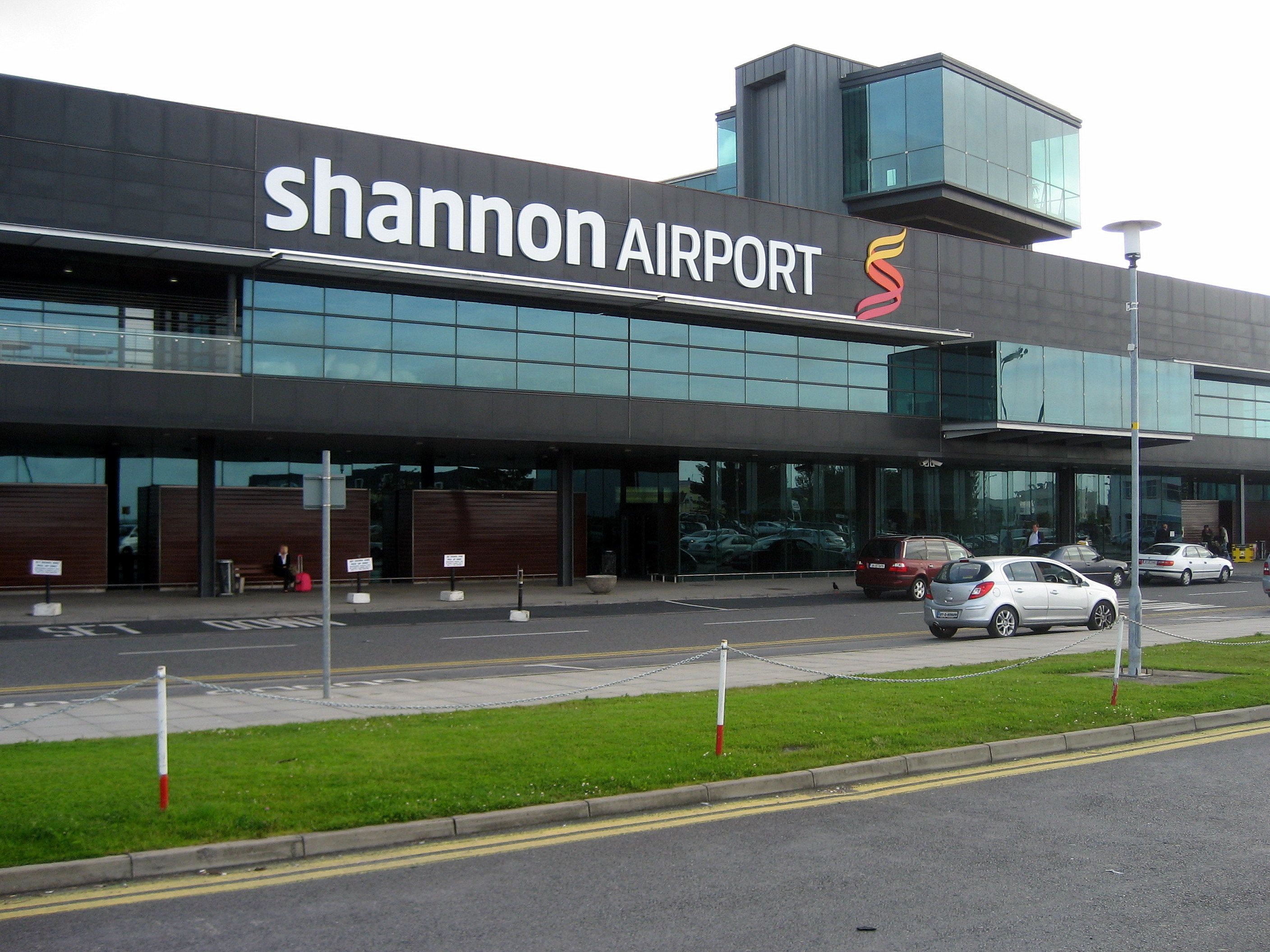 Shannon-airport-building-2008