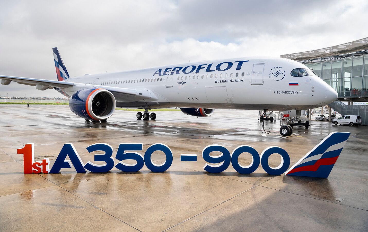 first-a350-900-aeroflot-msn383-with-letters-delivery-ceremony