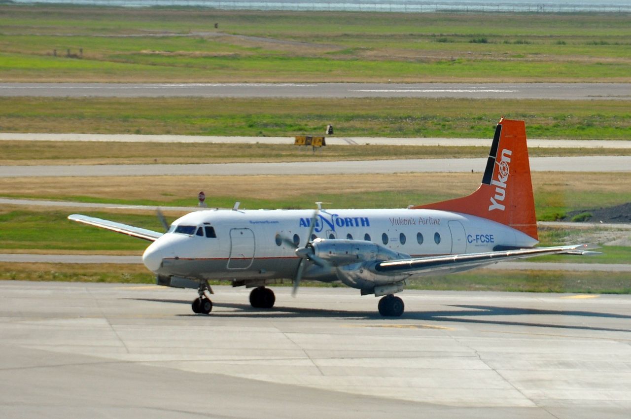 ホーカーシドレー旅客機H S-748 古典的なホーカー シドレー 748 がカナダの航空会社によって退役