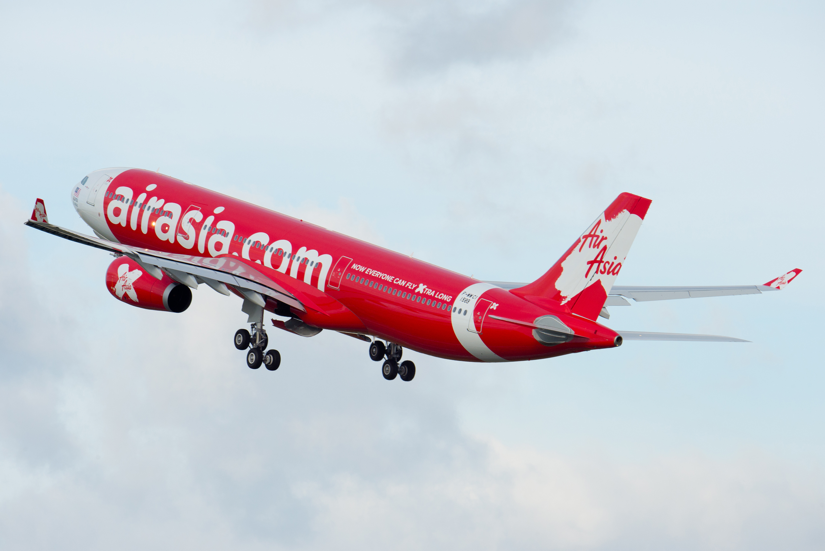 A330 -300 AIRASIA X TAKEs OFF