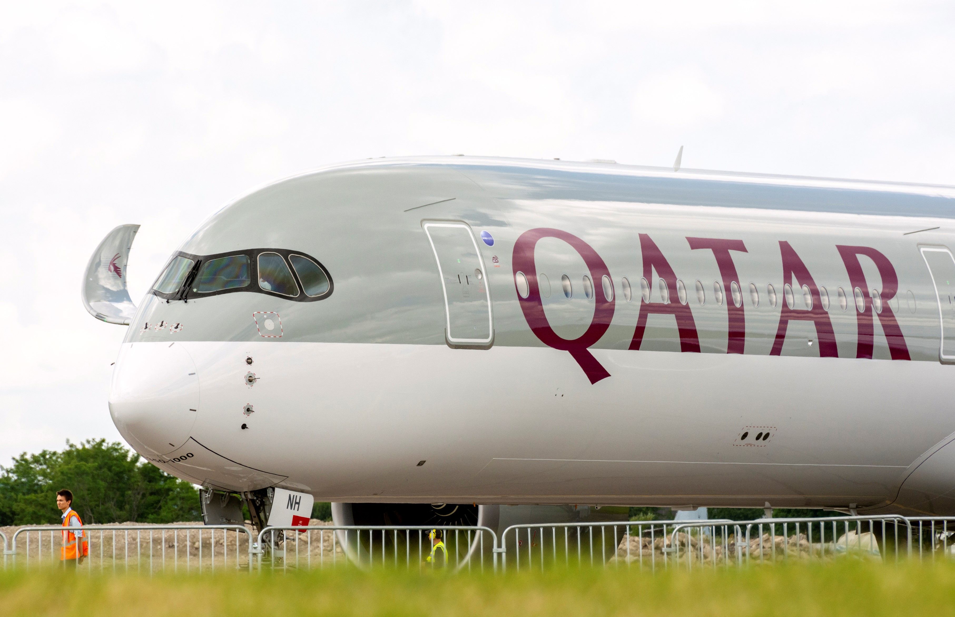 A350-1000 Qatar - Arrival at PAS2019 - before opening
