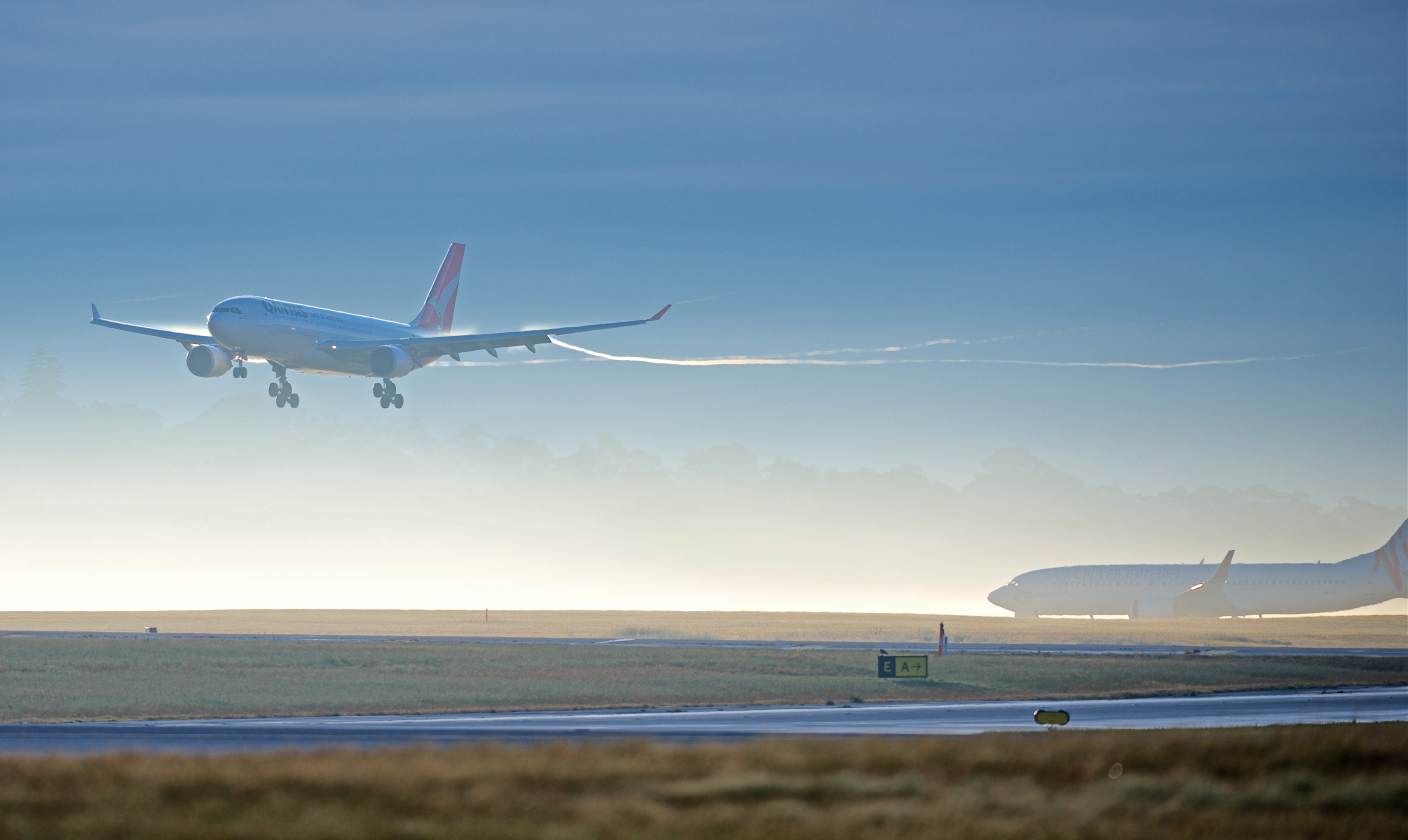 Aircraft Landing and Taking Off At Melbourne Airport
