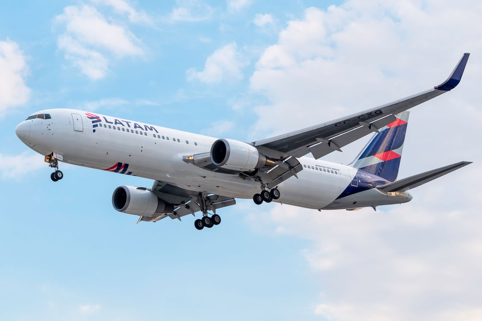 A LATAM Boeing 767-300ER landing in Mexico City