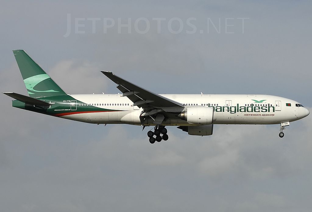 Boeing_777-212(ER),_Biman_Bangladesh_Airlines_(EuroAtlantic_Airways)_JP6869909