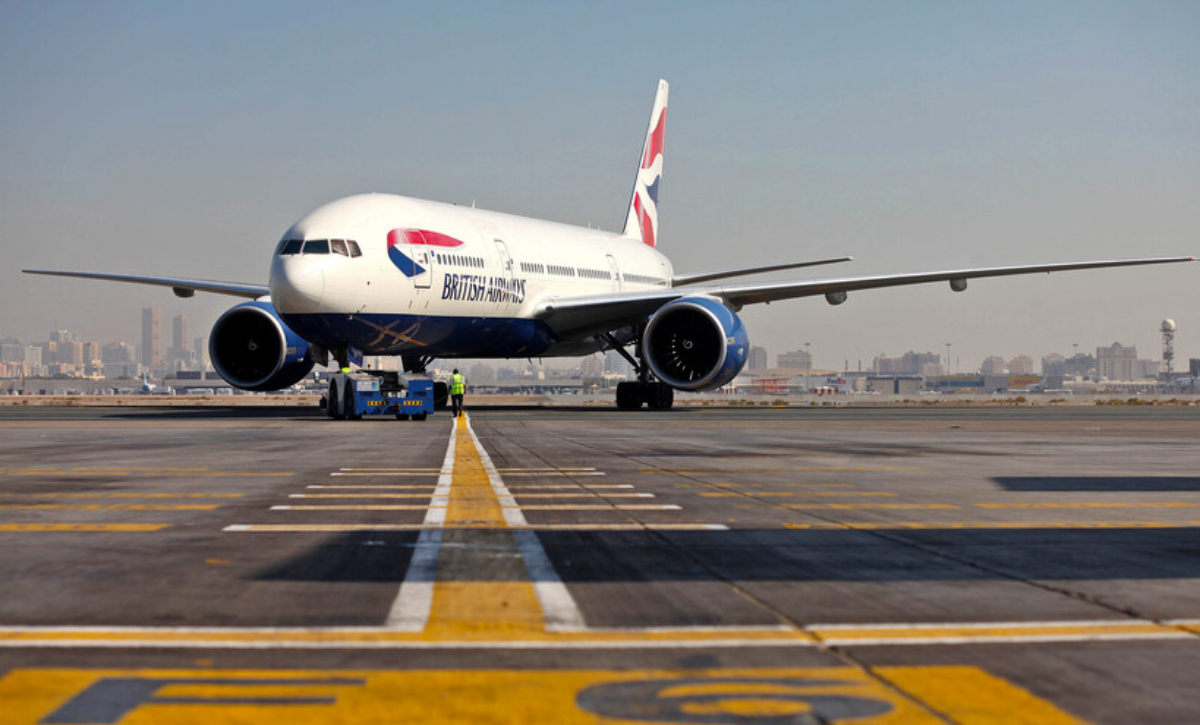 British Airways Boeing 777-200 on the runway in Dubai