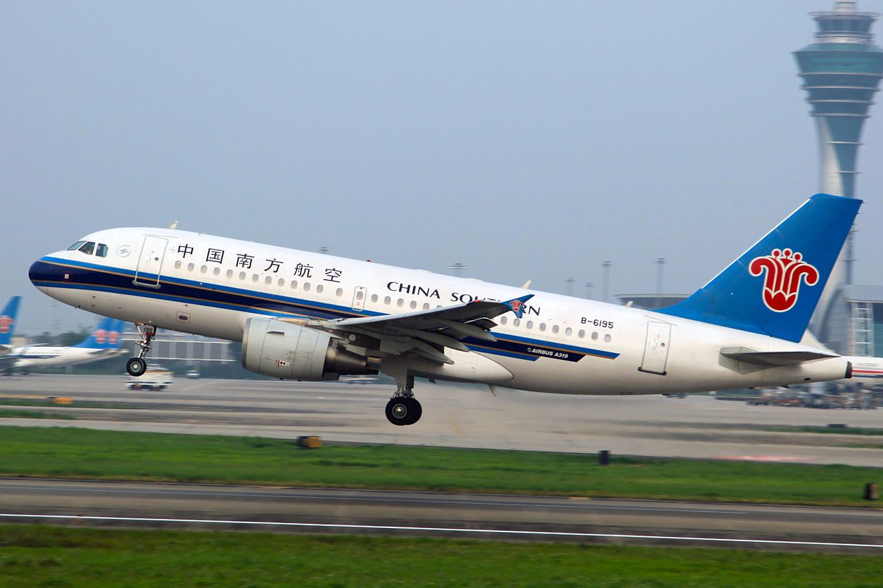 China_Southern_Airlines_Airbus_A319-112_B-6195_(8803648515)
