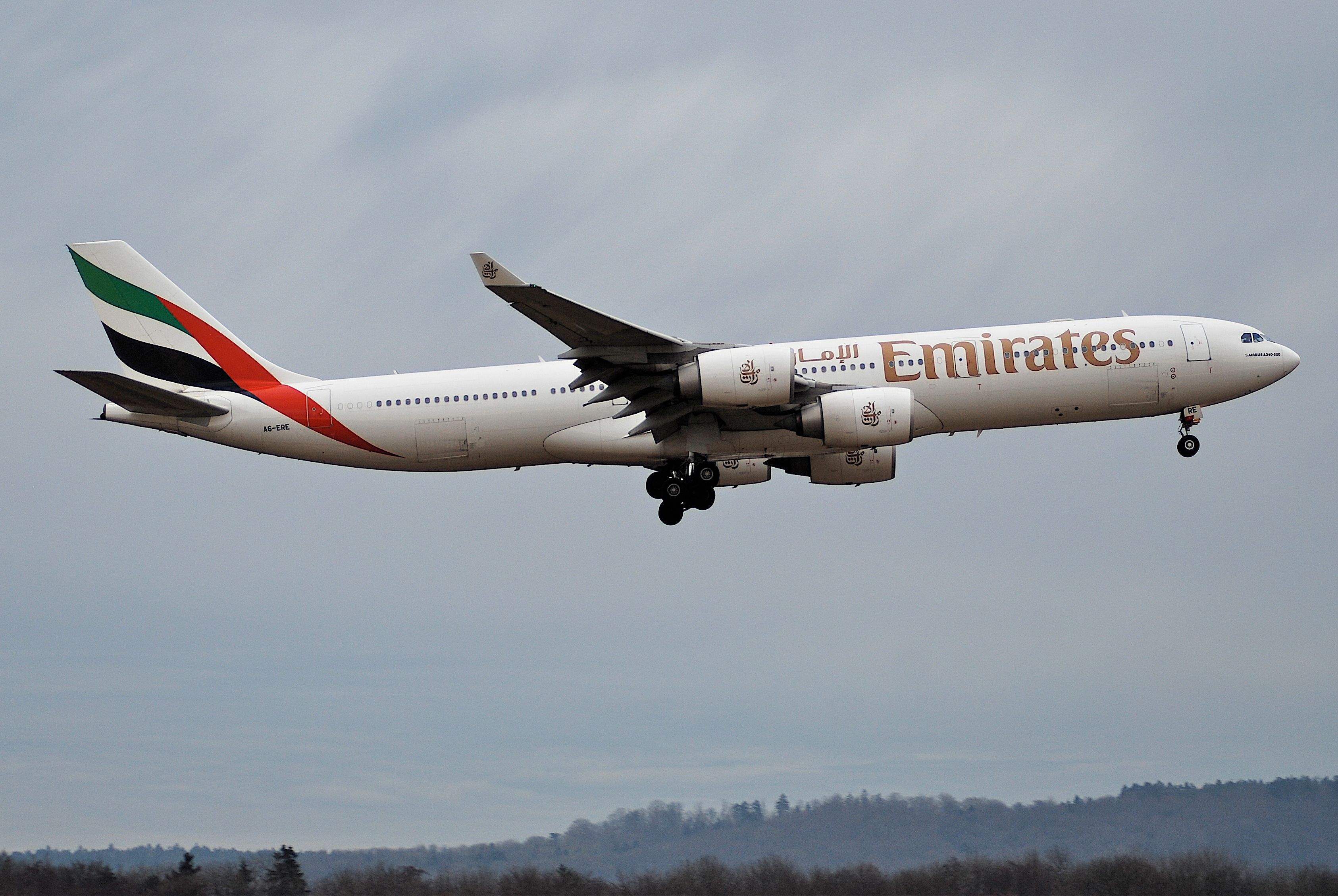 Emirates_Airbus_A340-500,_A6-ERE@ZRH,27.10.2008-495av_-_Flickr_-_Aero_Icarus