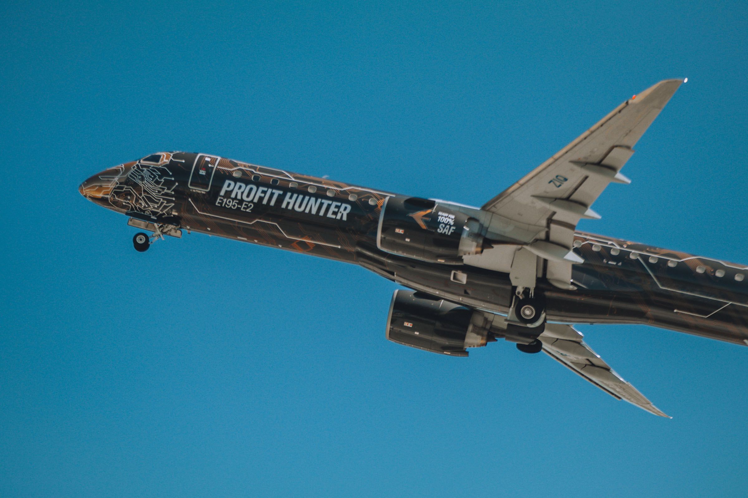 Embraer's Profit Hunter flying around Florida testing an engine running on 100% sustainable aviation uel. 