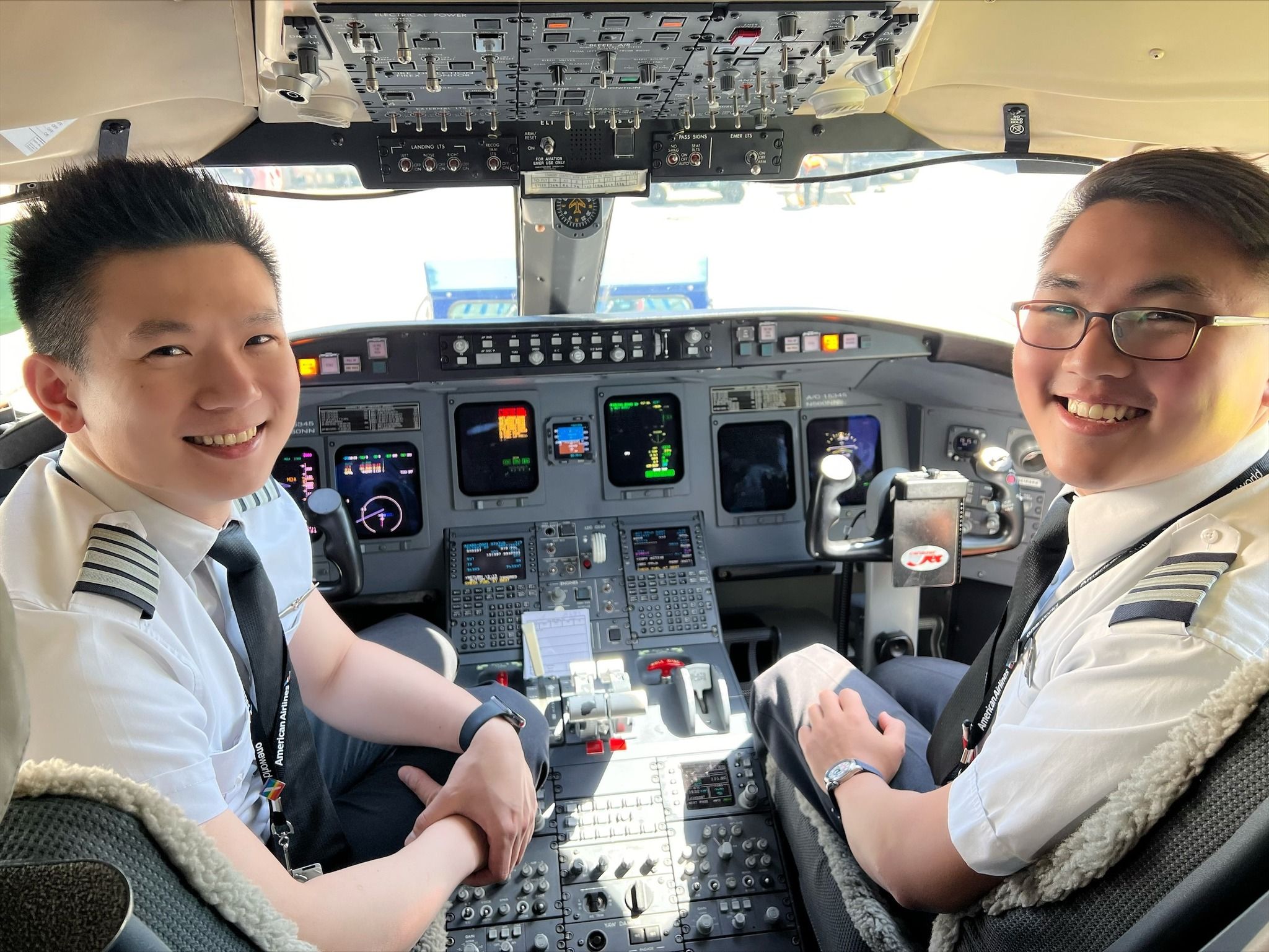 Why Pilots & Flight Attendants Have Different Seatbelts To Passengers