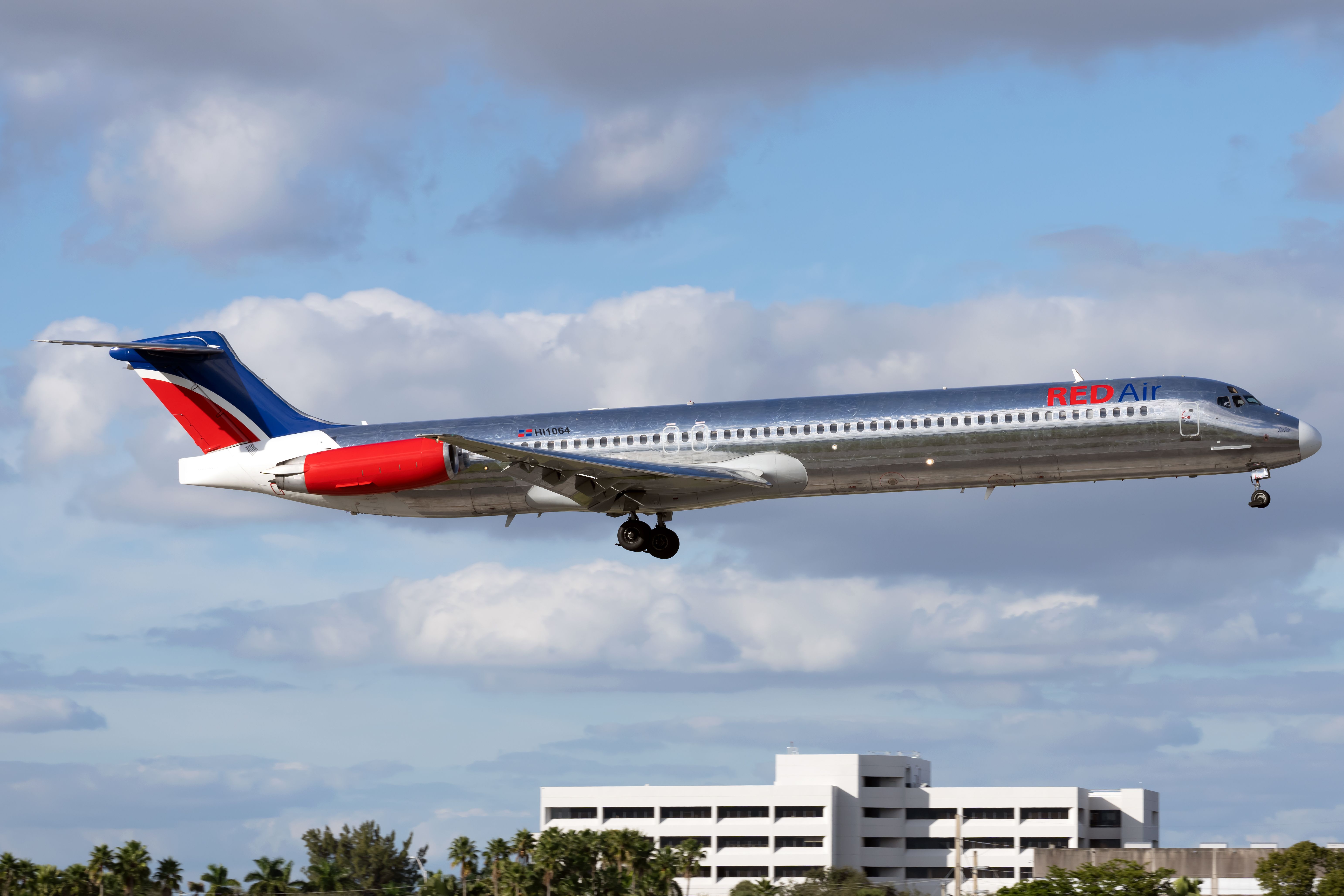 Red Air McDonnell Douglas MD-82 Approaching Fort Lauderdale