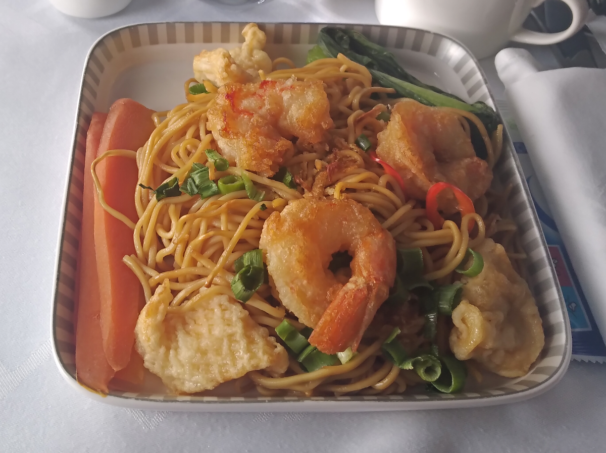 Singapore Airlines Airbus A350-900 Medium Haul Business Class Seafood Noodles