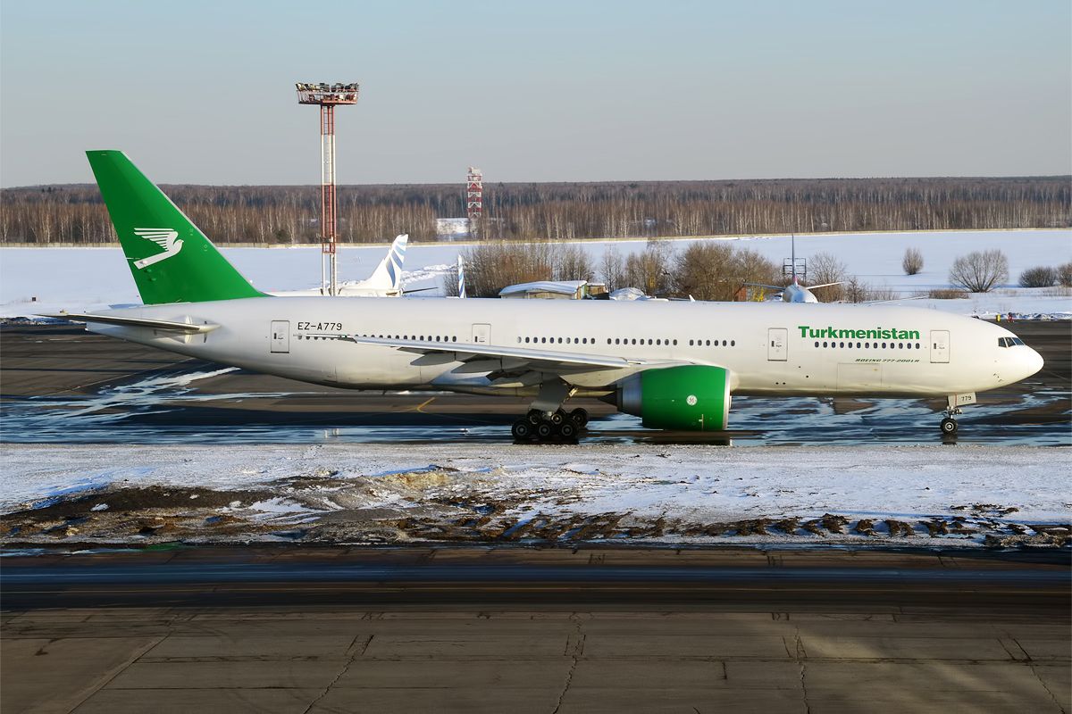 Turkmenistan_Airlines Boeing 777-200LR